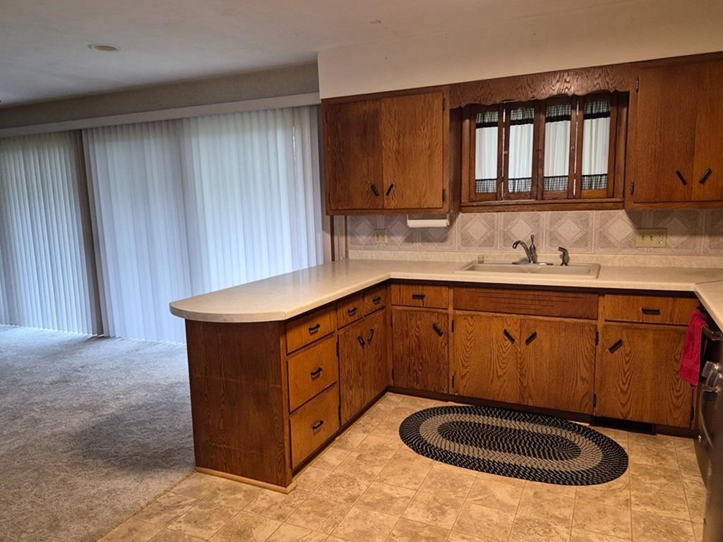 1705 N Peach Avenue Property Photo 6