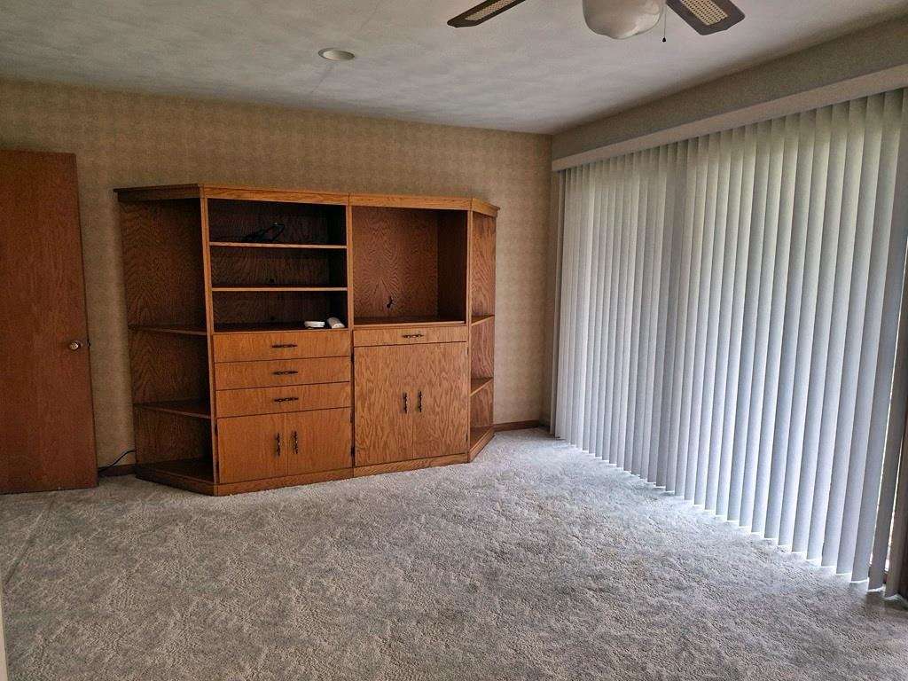 1705 N Peach Avenue Property Photo 7