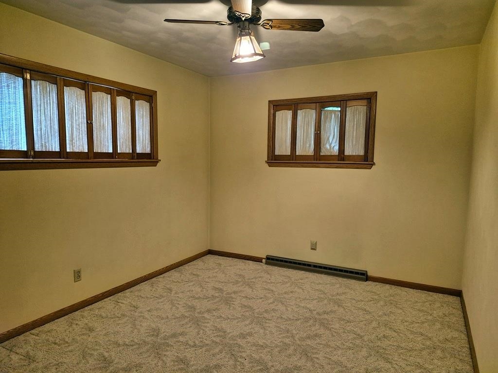 1705 N Peach Avenue Property Photo 8