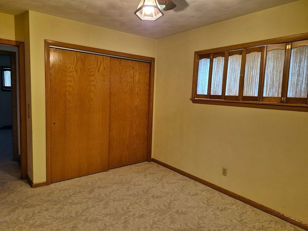 1705 N Peach Avenue Property Photo 9
