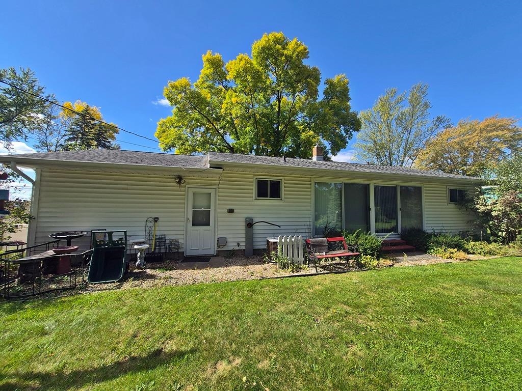 1705 N Peach Avenue Property Photo 14