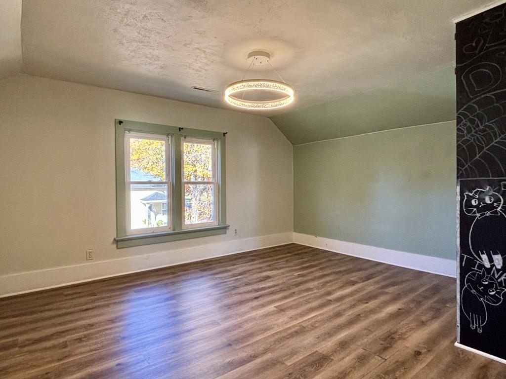 603 W 2nd Street Property Photo 25