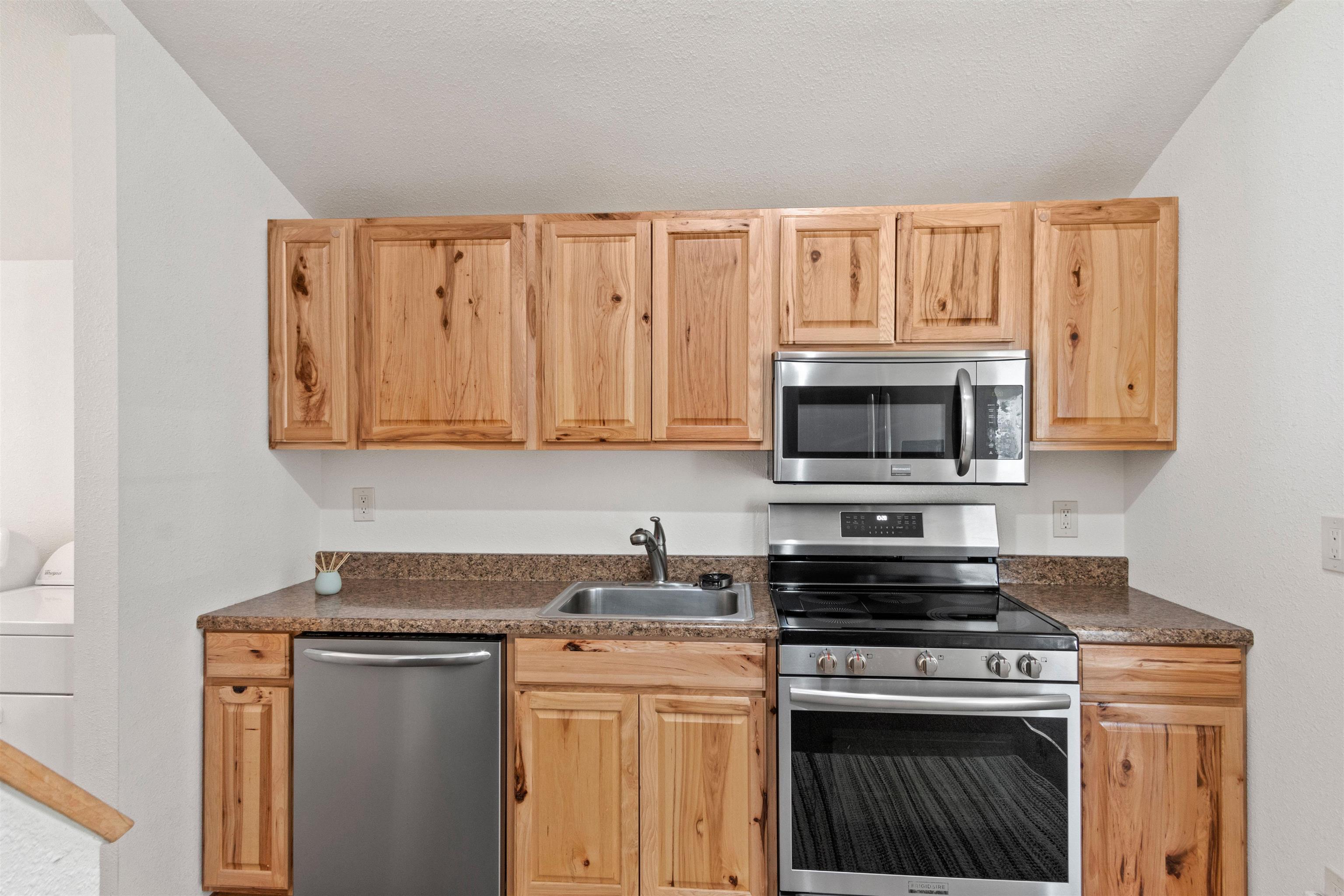 424 West Street Property Photo 2