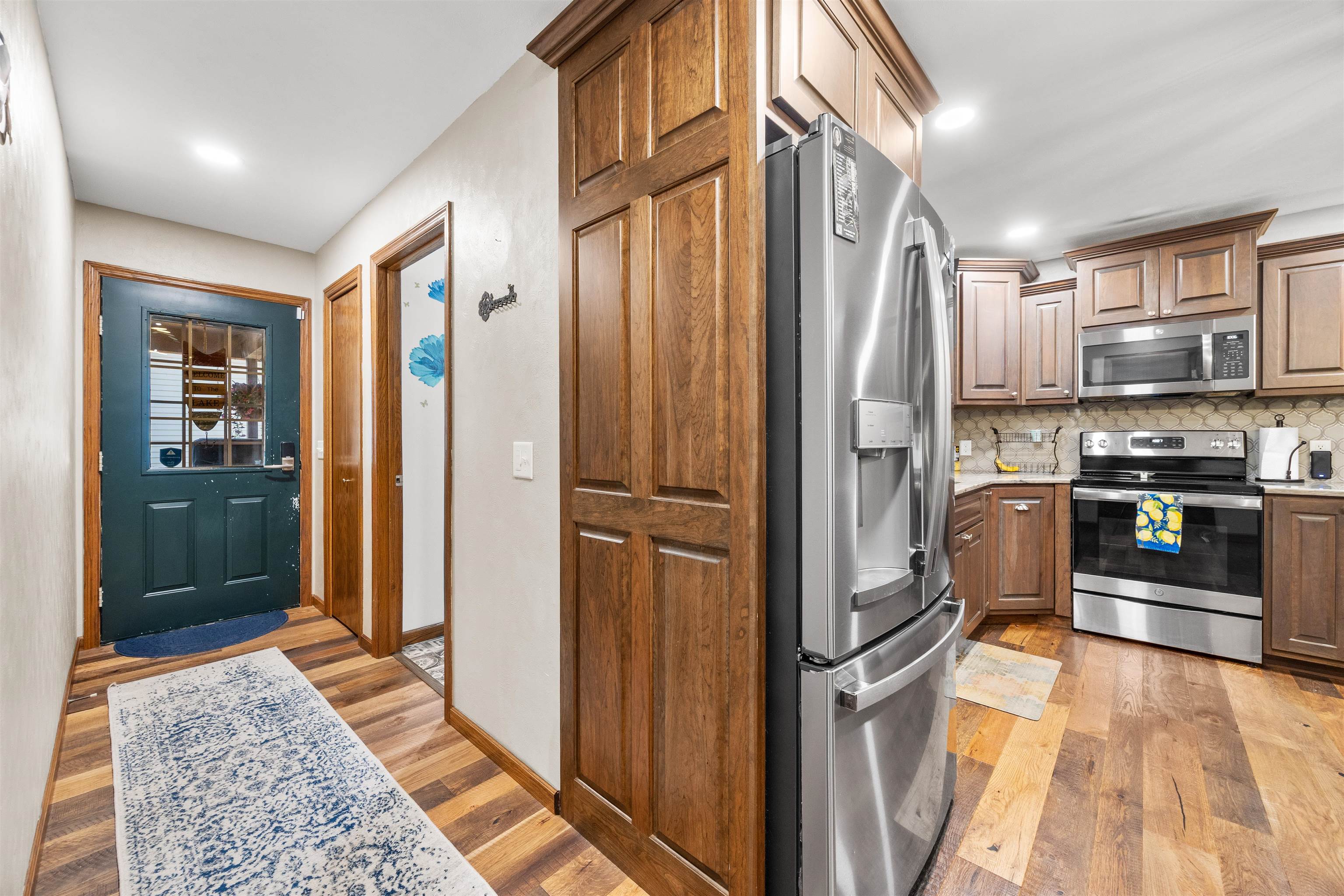 982 Excalibur Court Property Photo 7