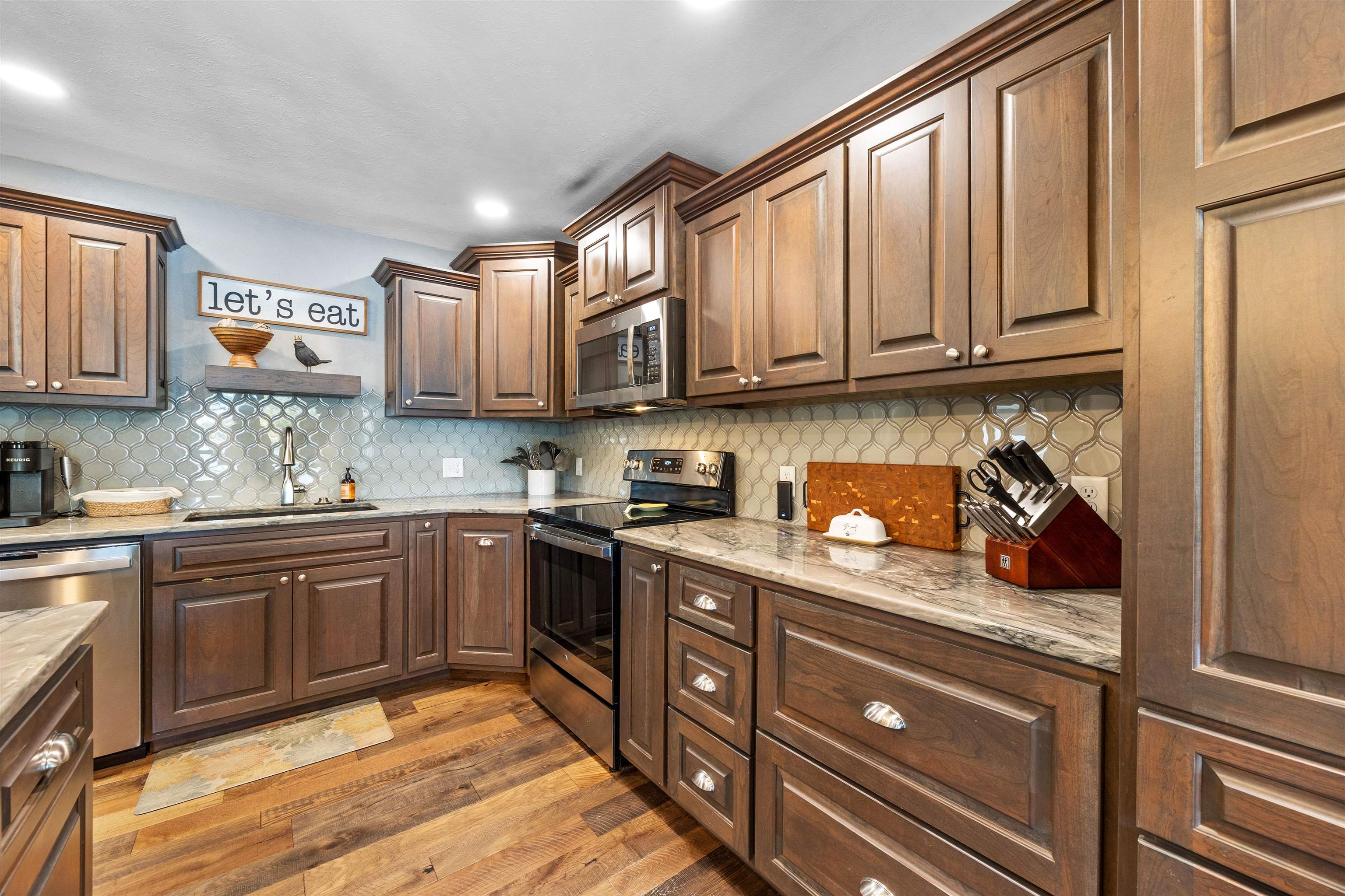 982 Excalibur Court Property Photo 11