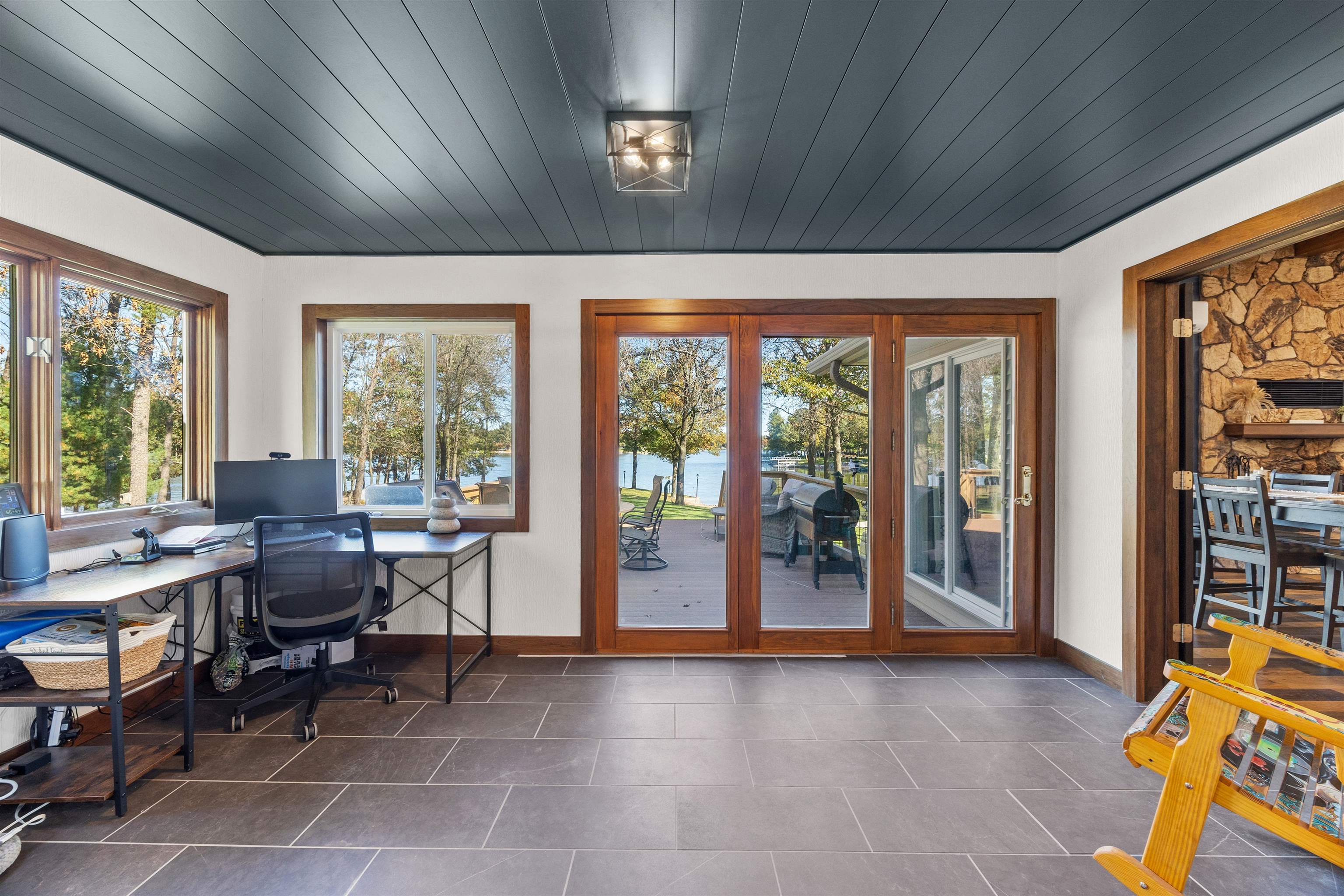 982 Excalibur Court Property Photo 30