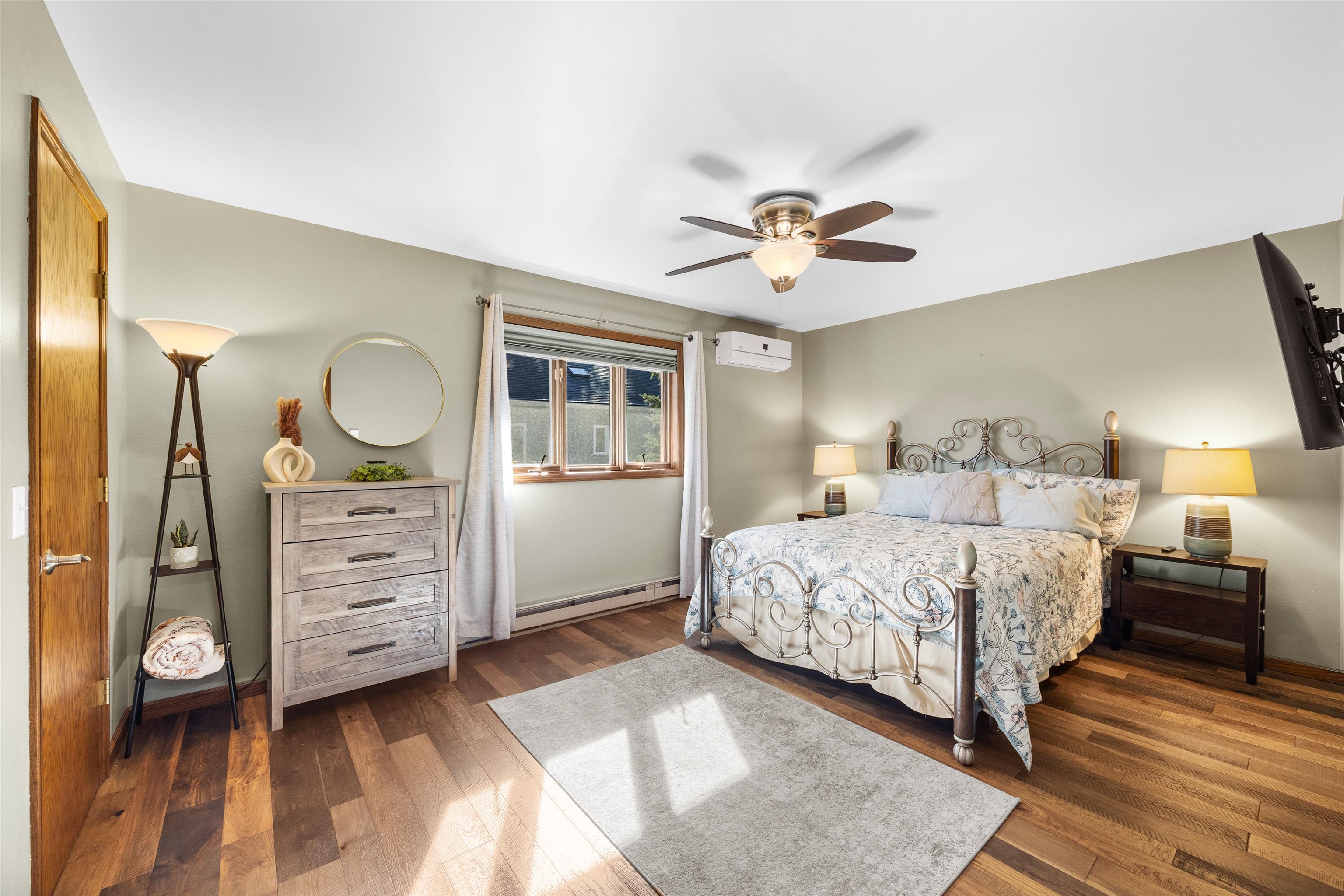 982 Excalibur Court Property Photo 33
