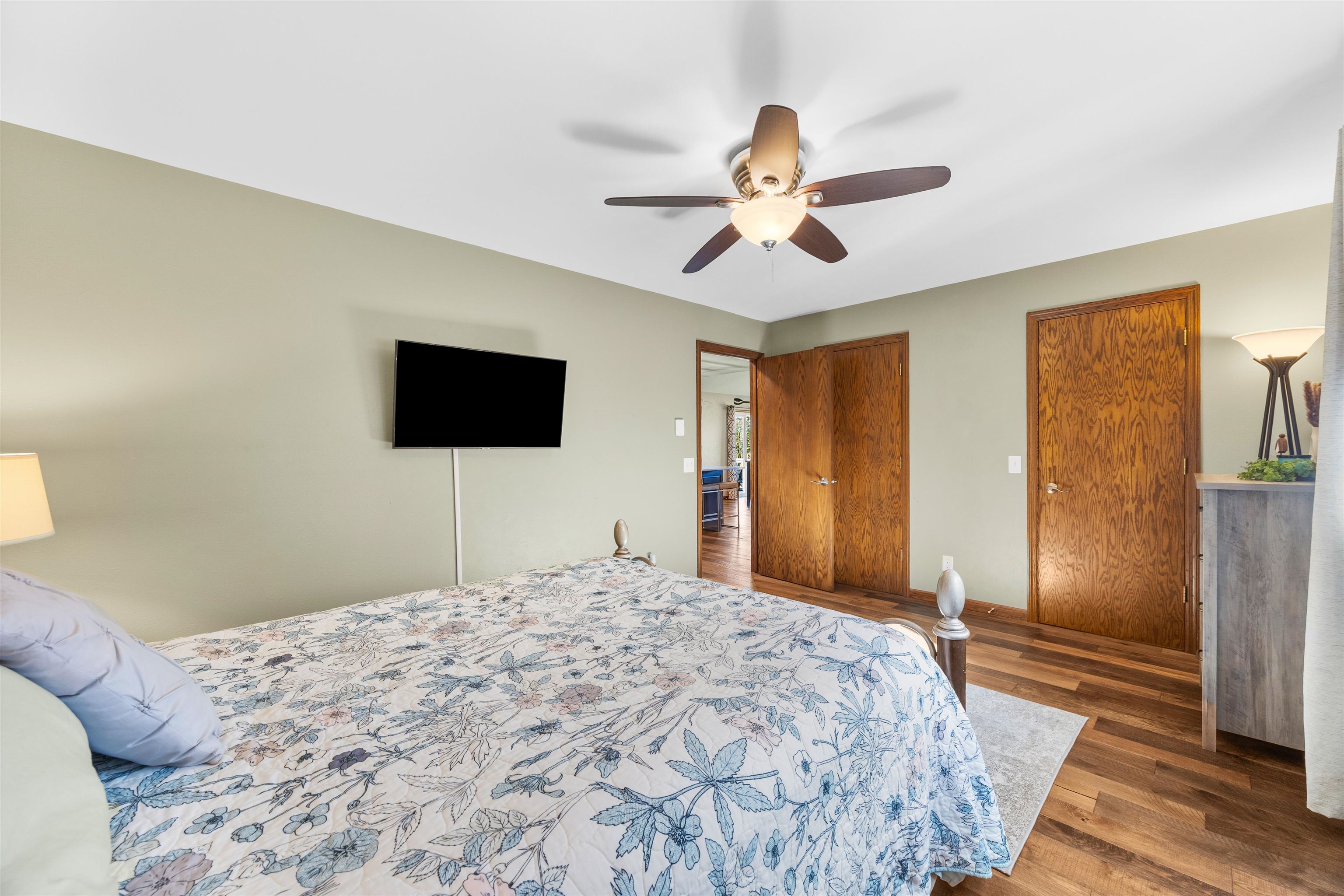 982 Excalibur Court Property Photo 34