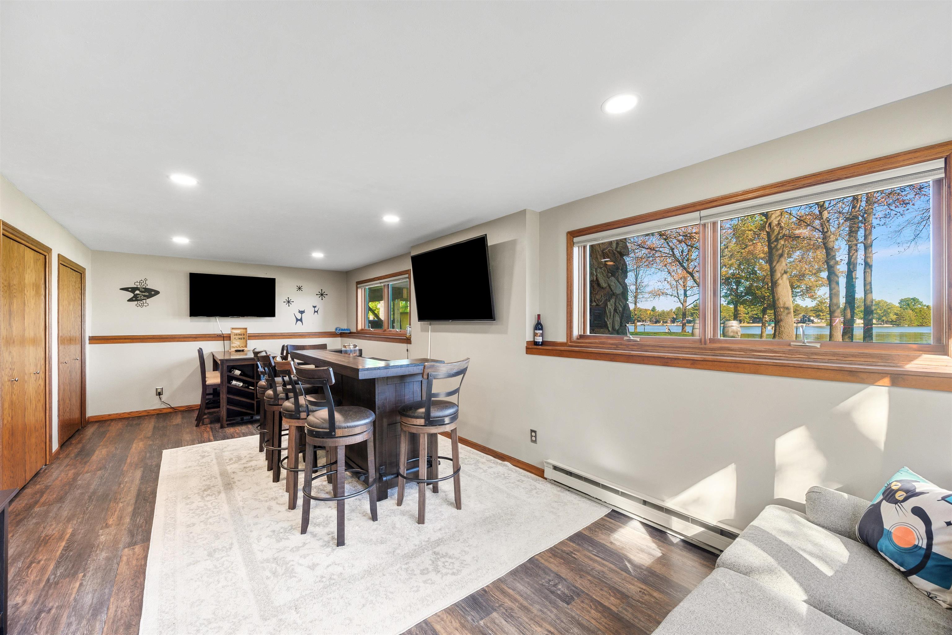 982 Excalibur Court Property Photo 37