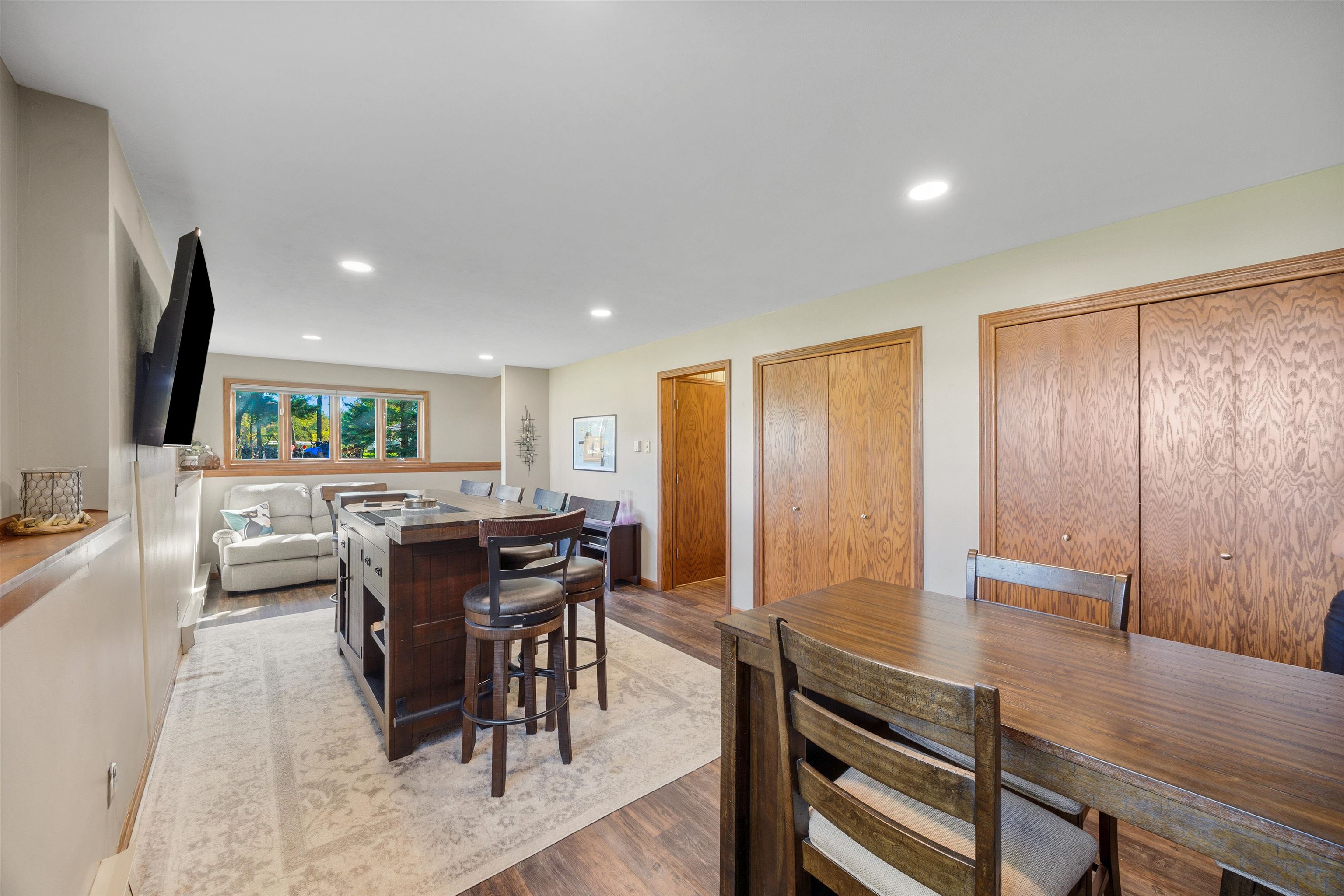 982 Excalibur Court Property Photo 40