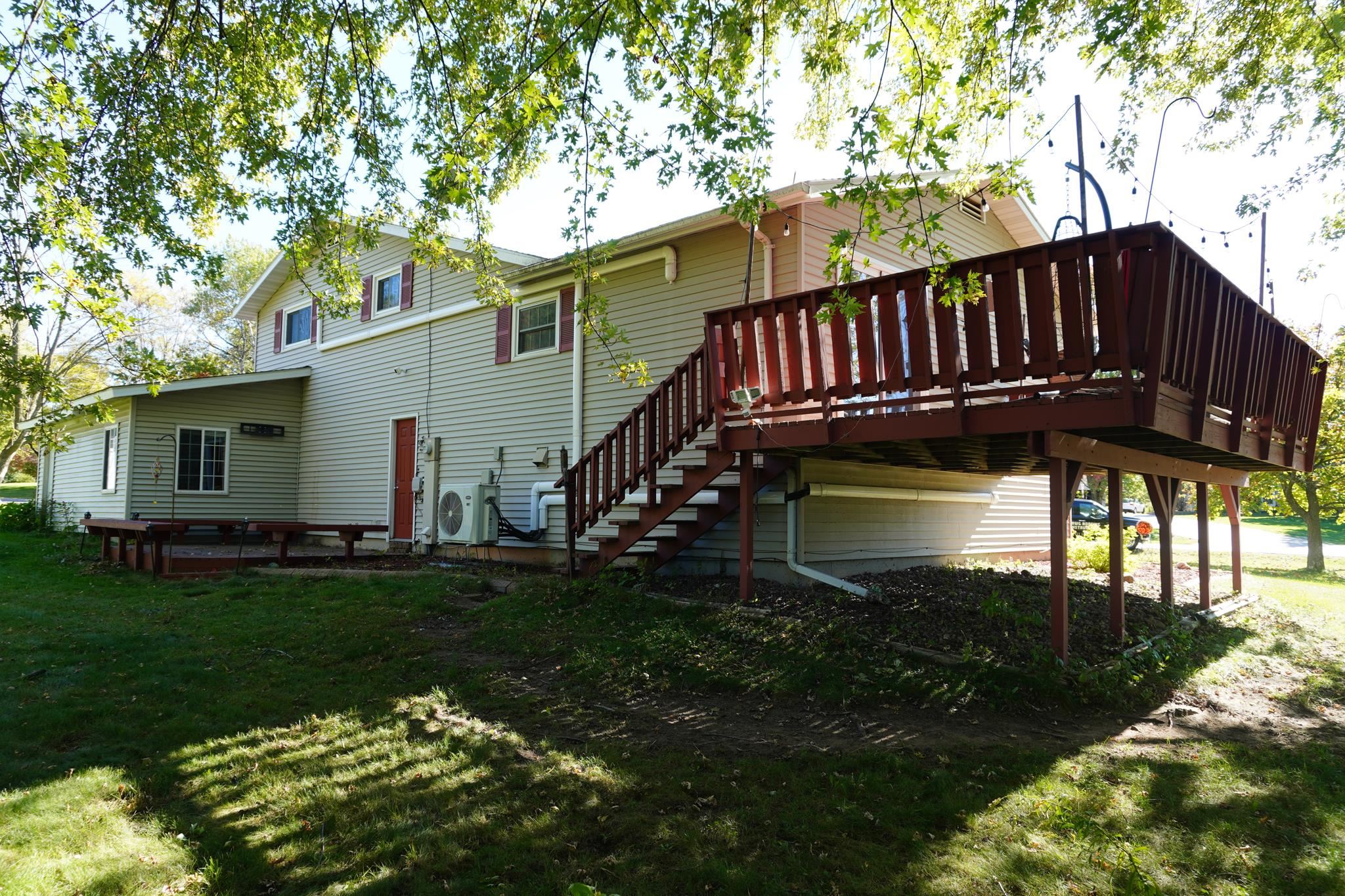 1802 Hemlock Avenue Property Photo 2
