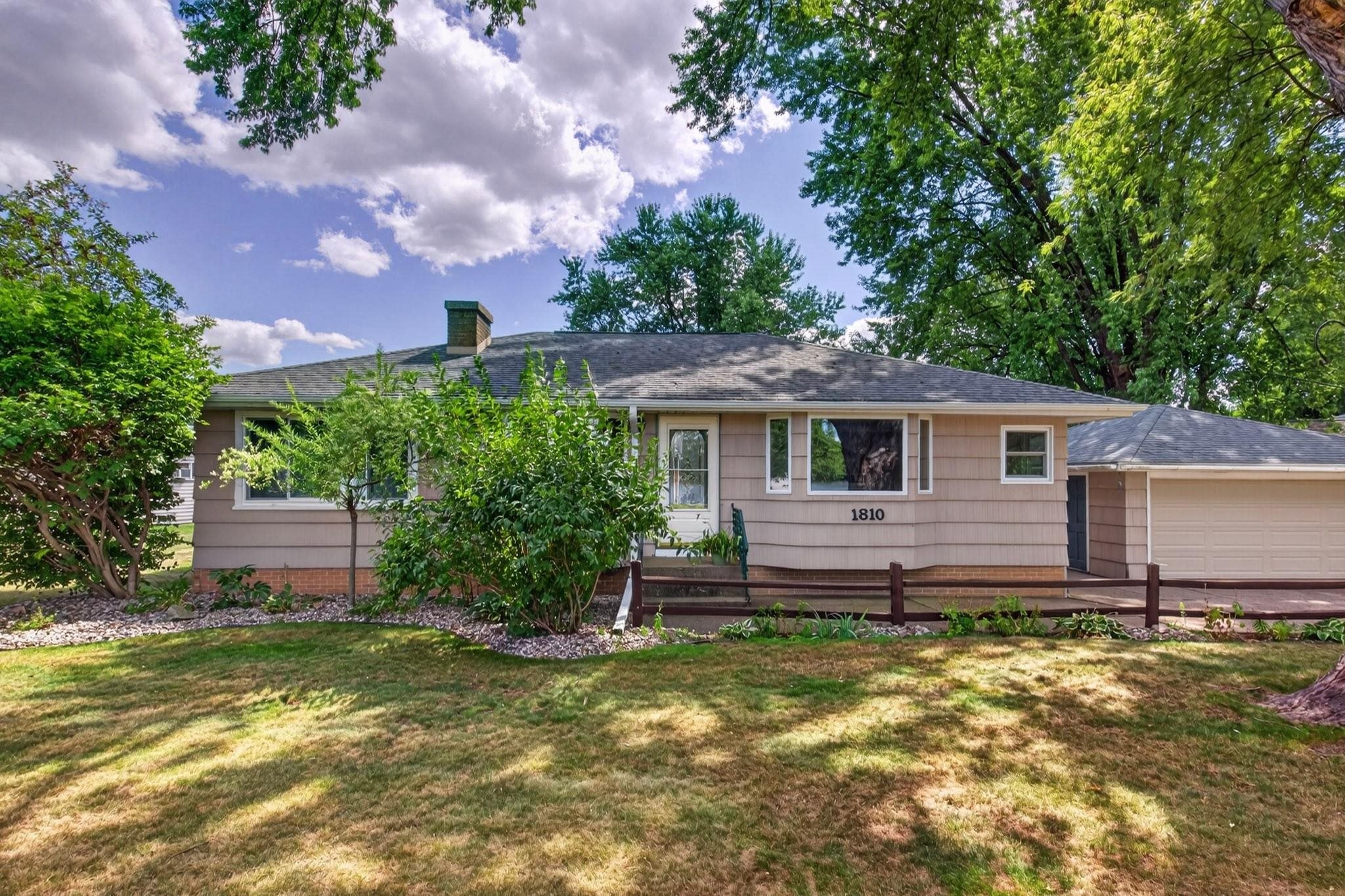 1810 Riverview Drive Property Photo 6