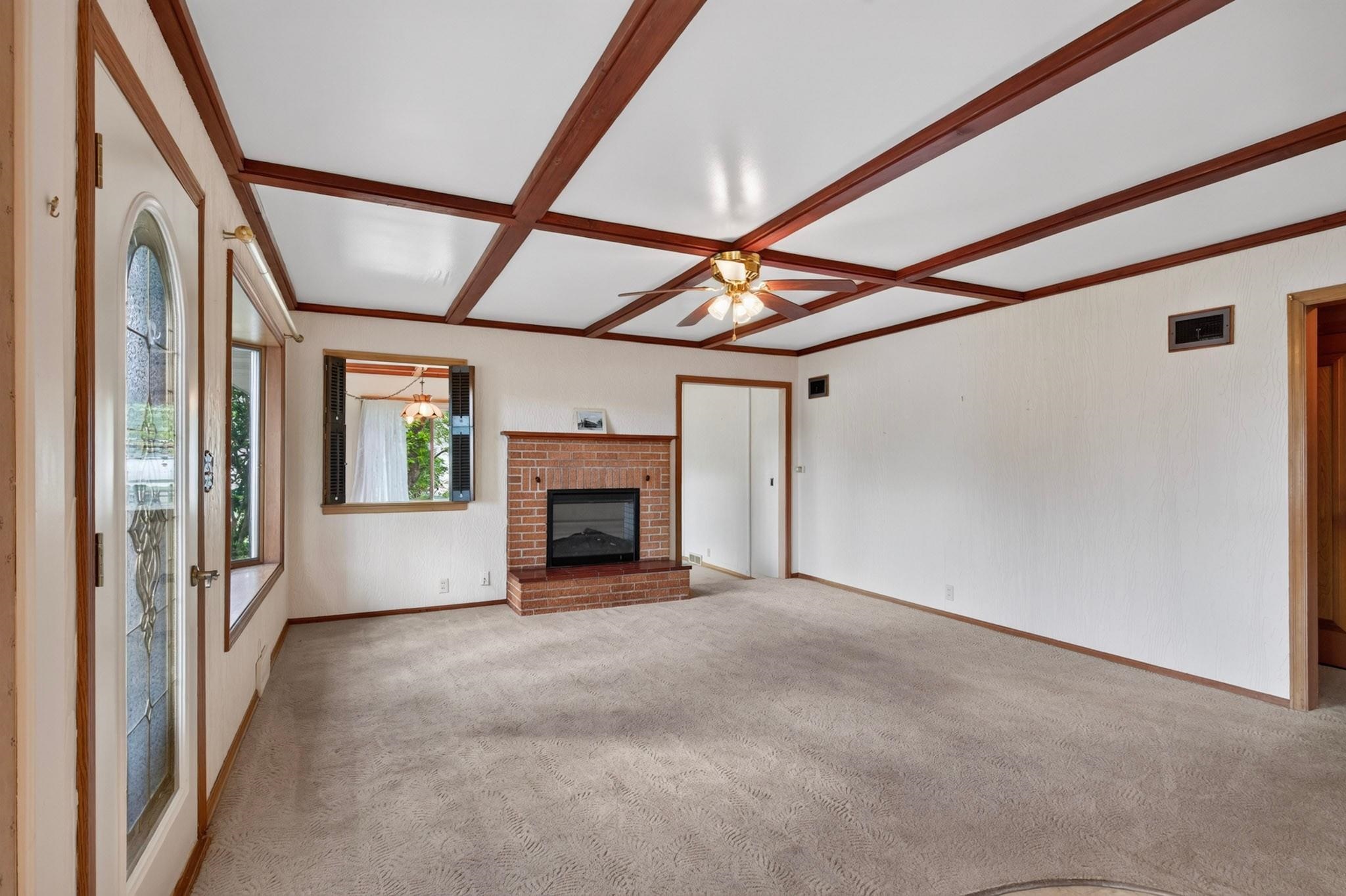1810 Riverview Drive Property Photo 8