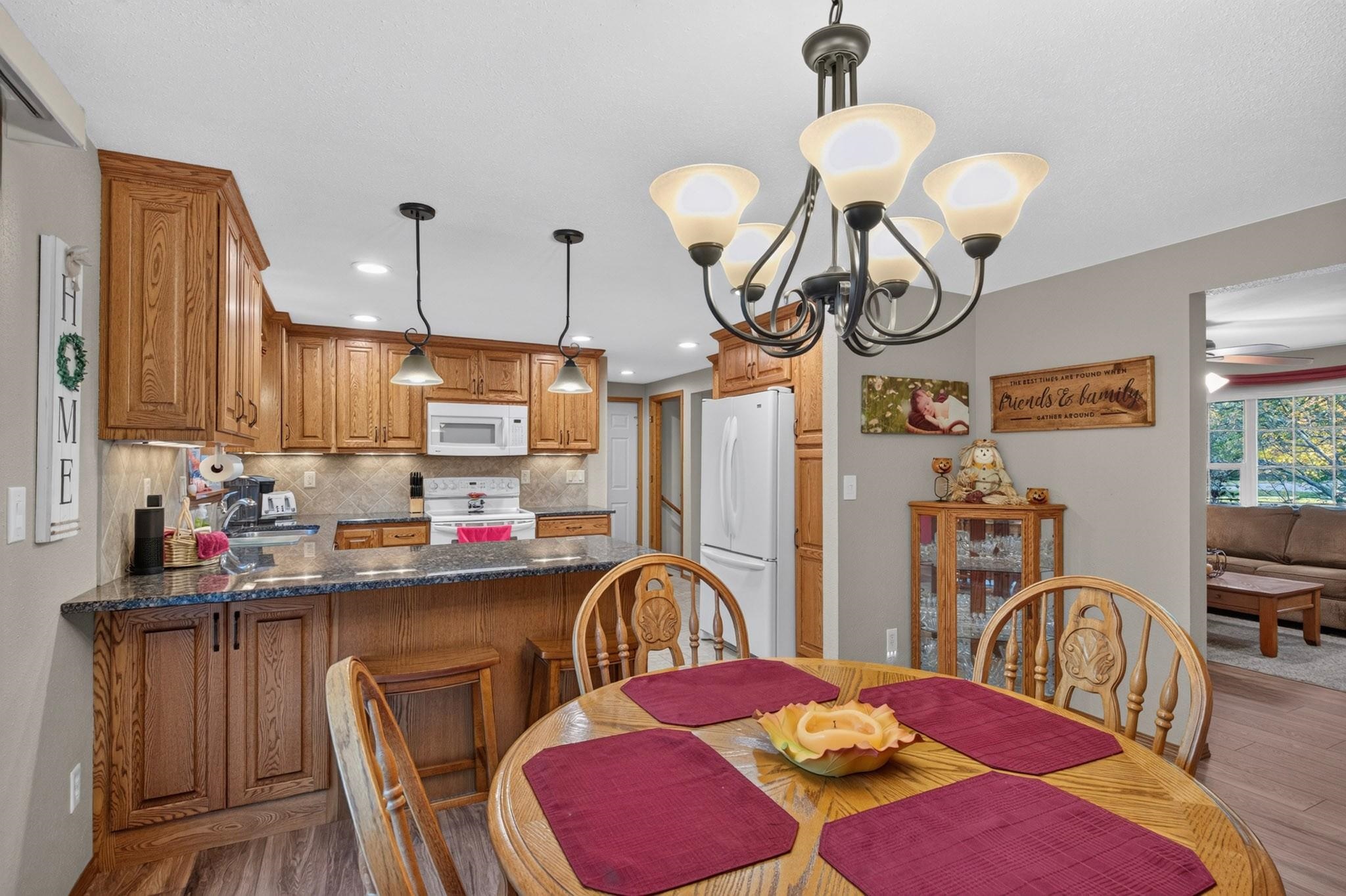 4805 Rosemary Circle Property Photo 8