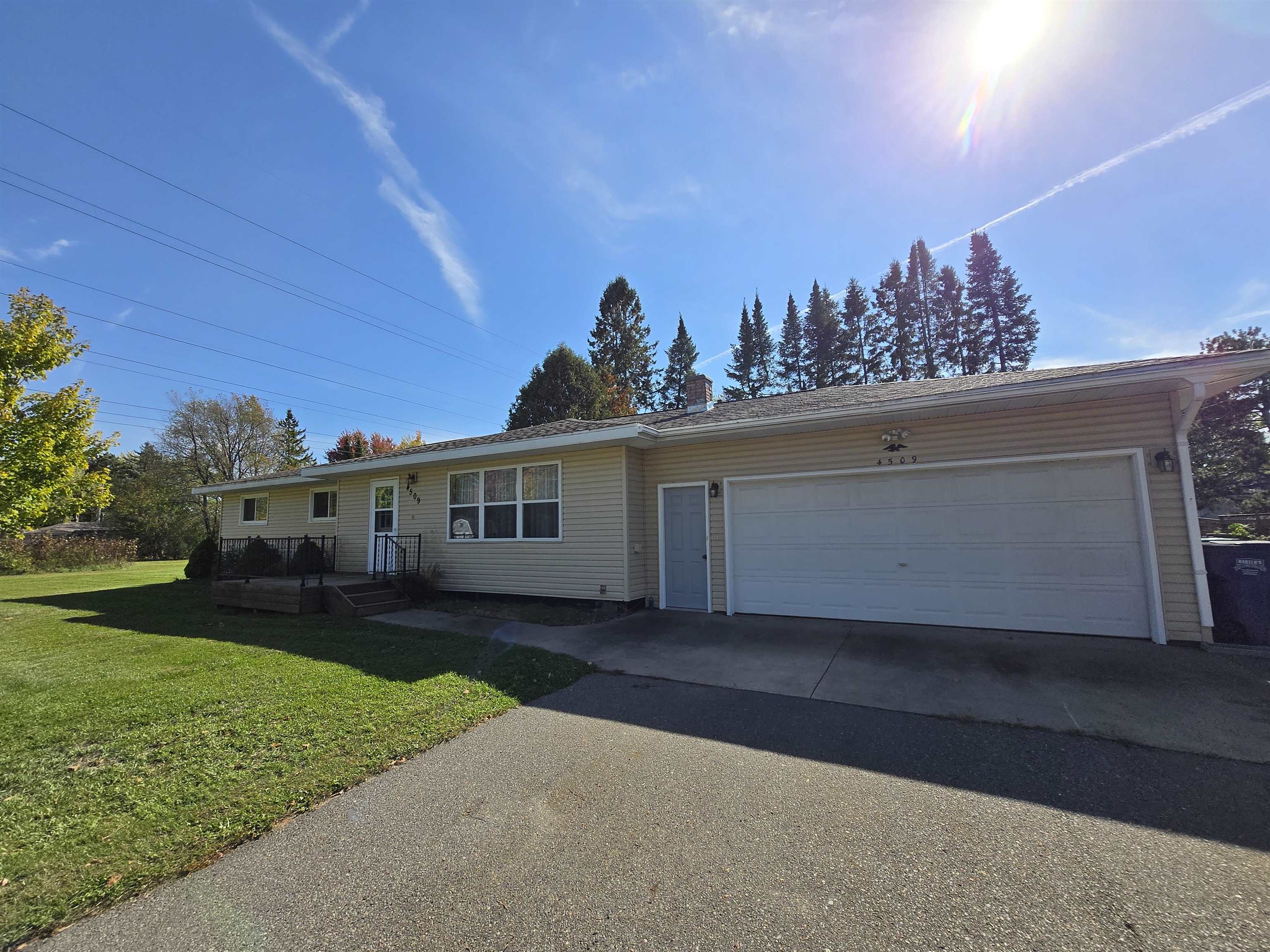 4509 Sternberg Avenue Property Photo 2