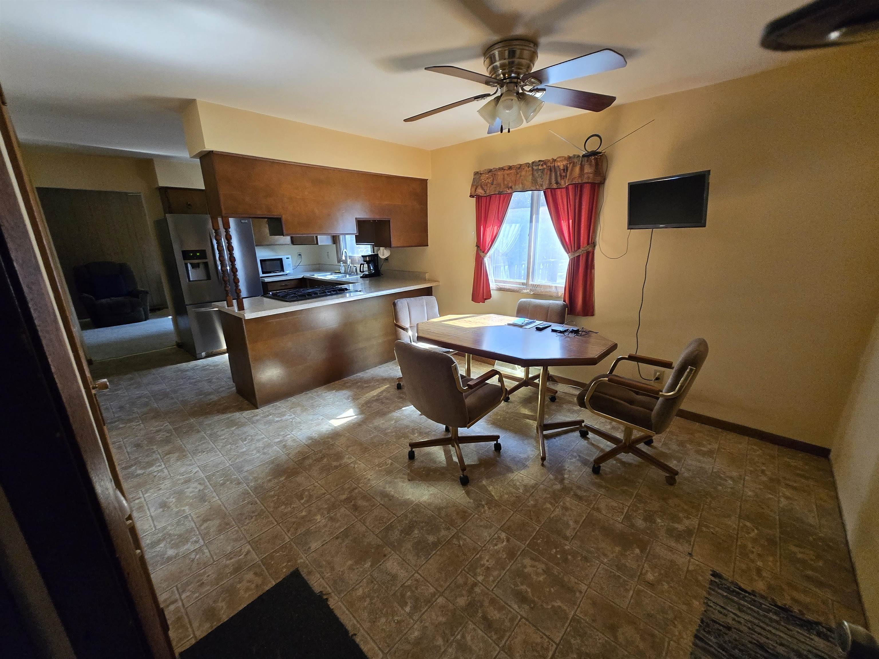 4509 Sternberg Avenue Property Photo 8