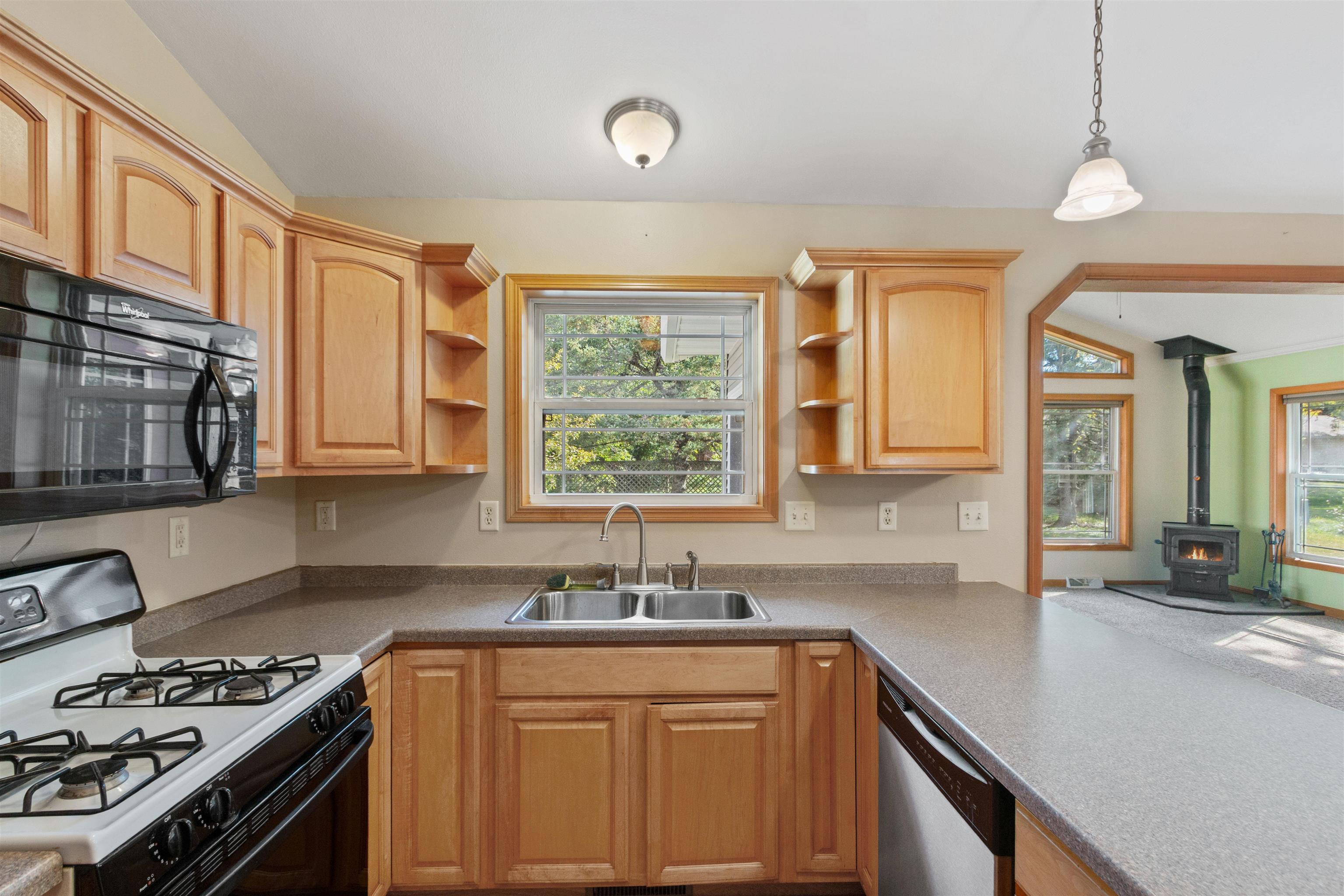 2400 Conant Street Property Photo 7
