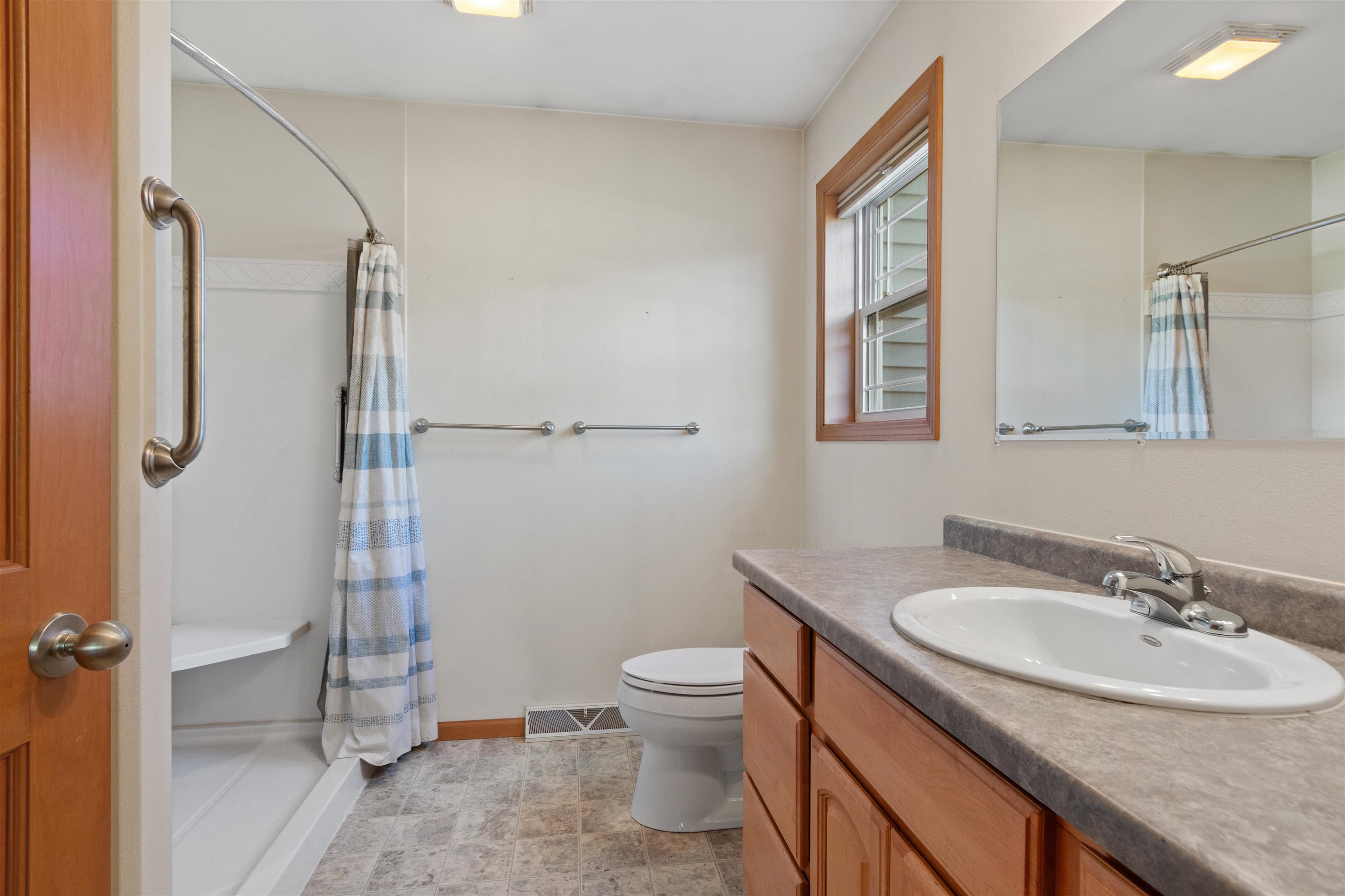 2400 Conant Street Property Photo 23
