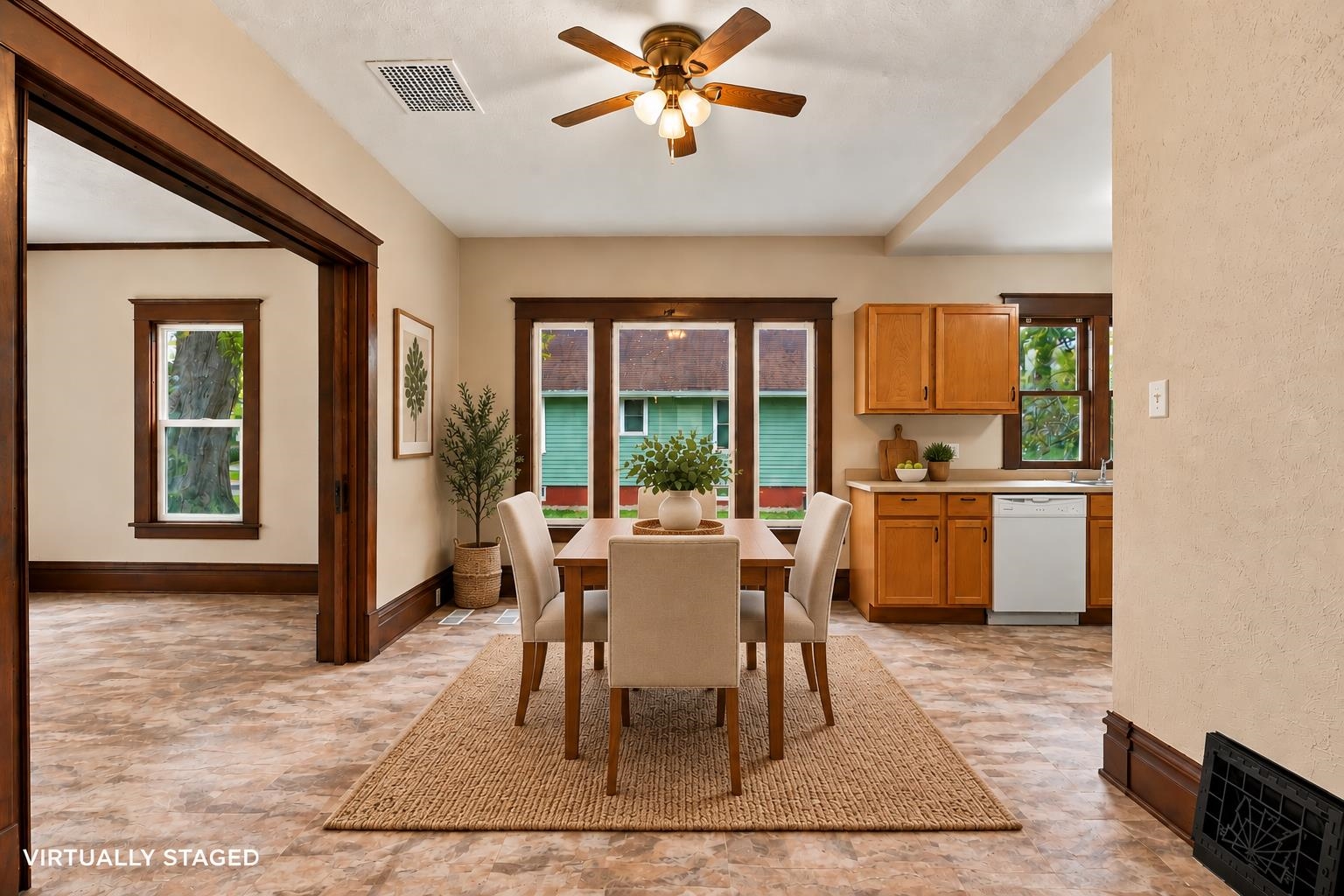 510 W Blodgett Street Property Photo 10