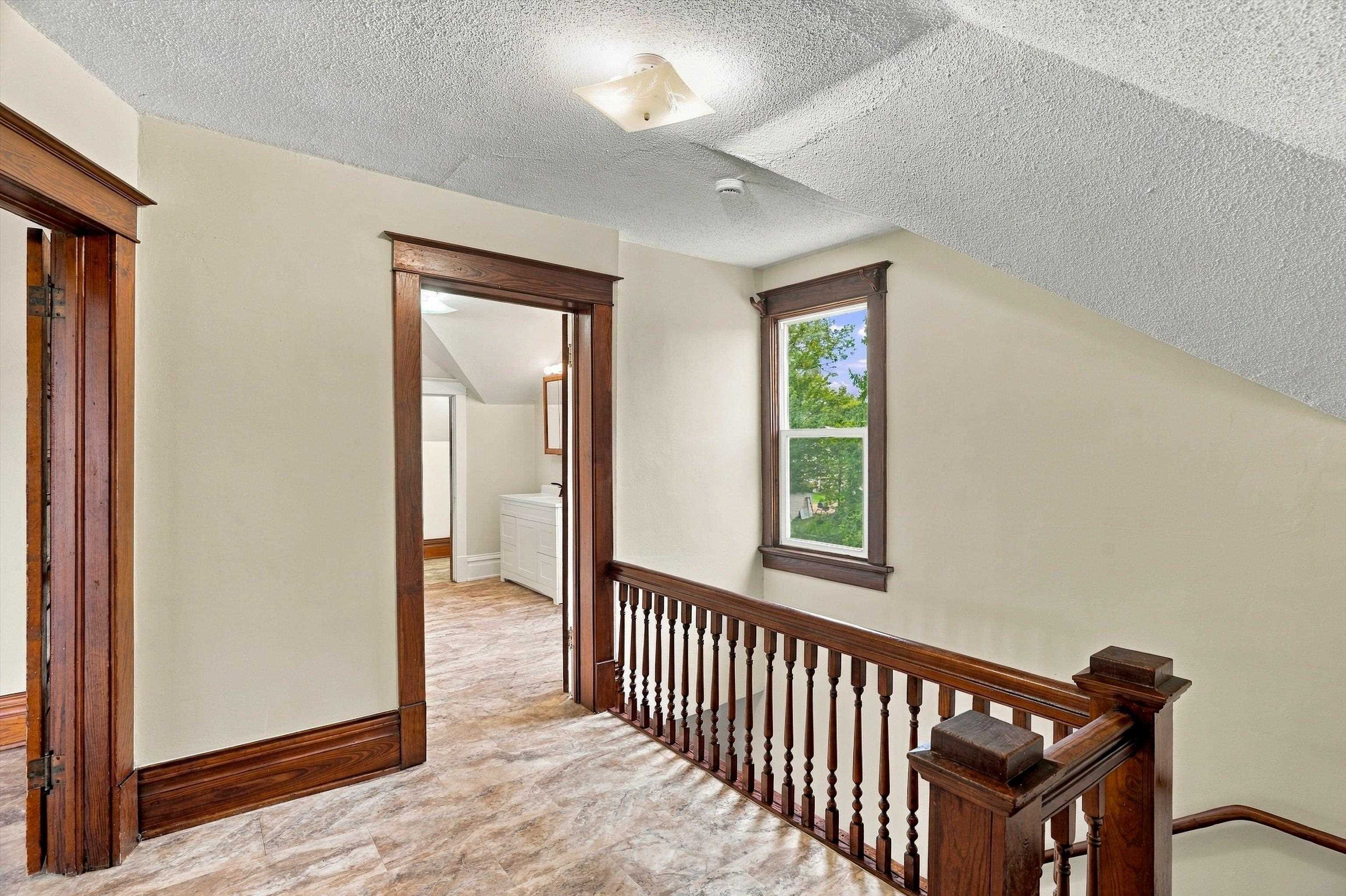 510 W Blodgett Street Property Photo 16