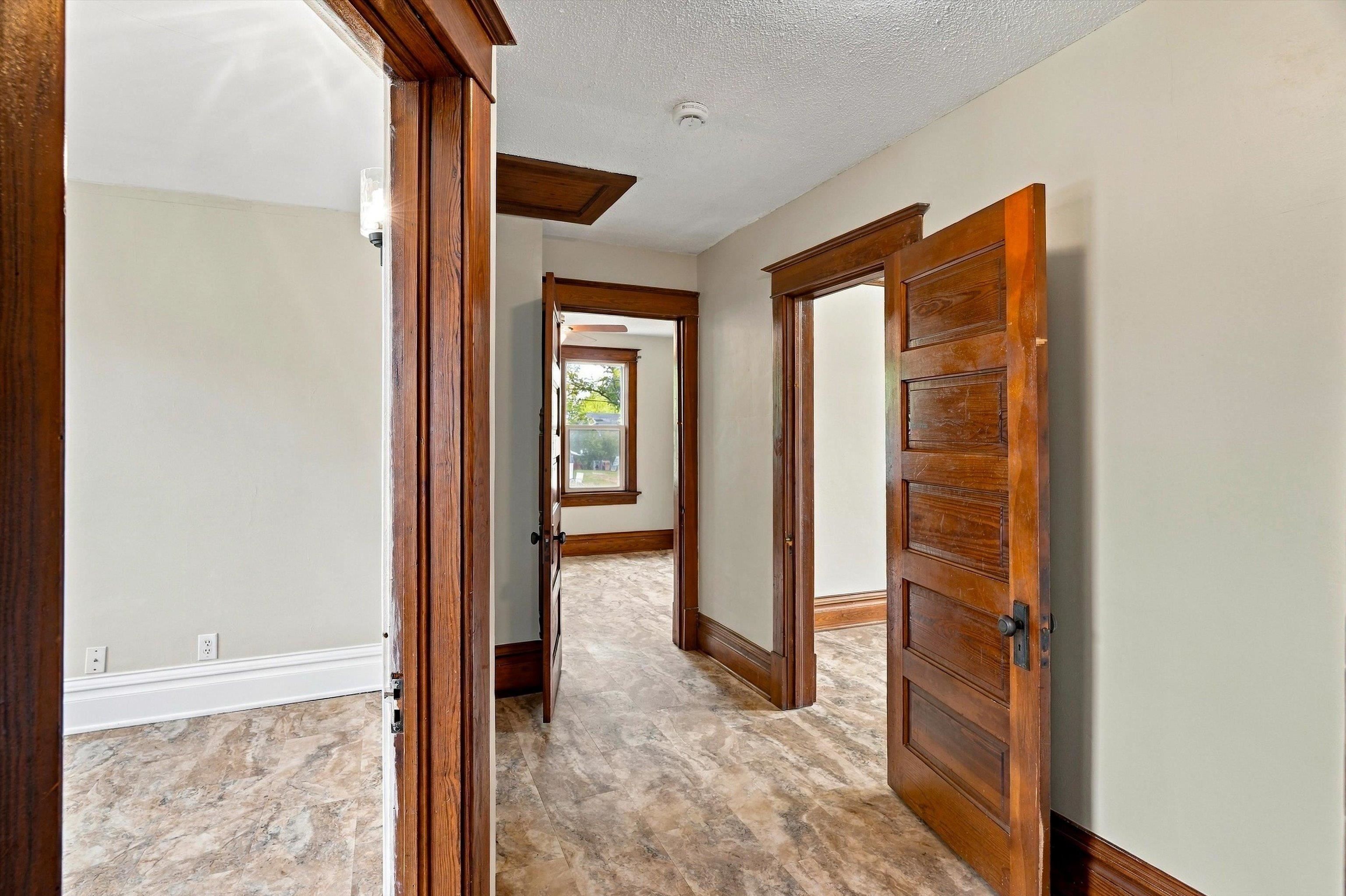 510 W Blodgett Street Property Photo 19