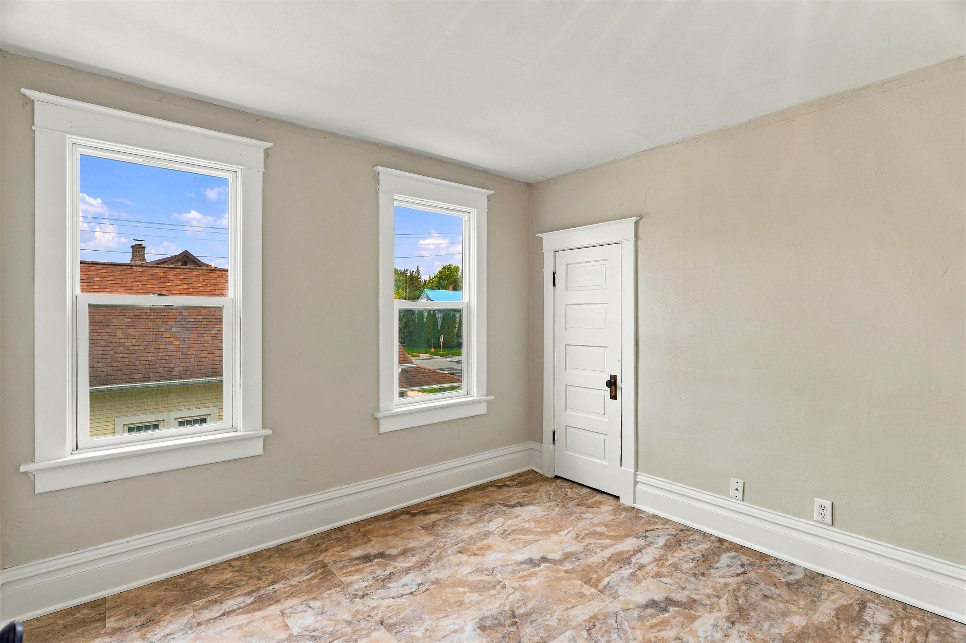 510 W Blodgett Street Property Photo 20