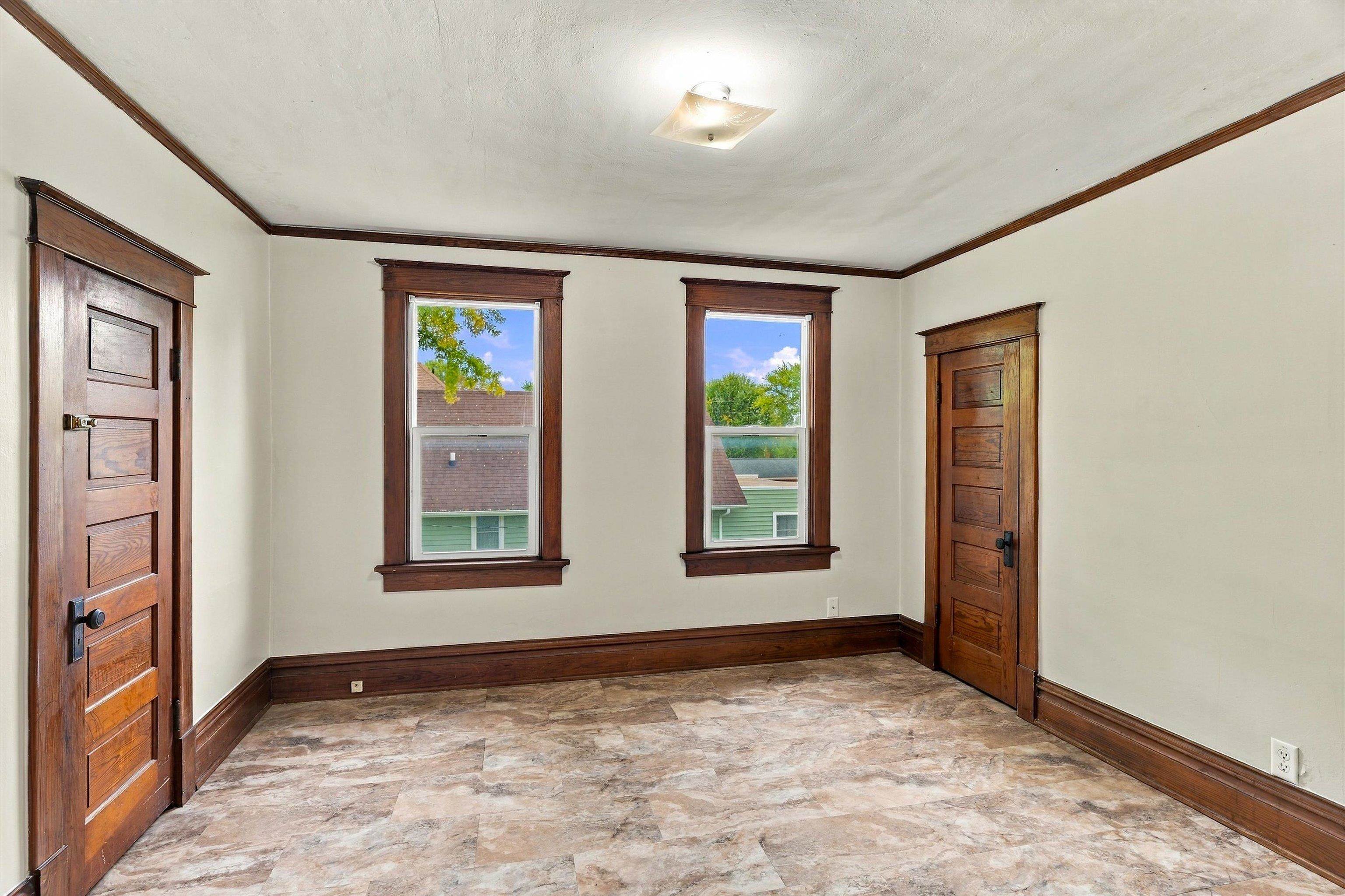 510 W Blodgett Street Property Photo 21