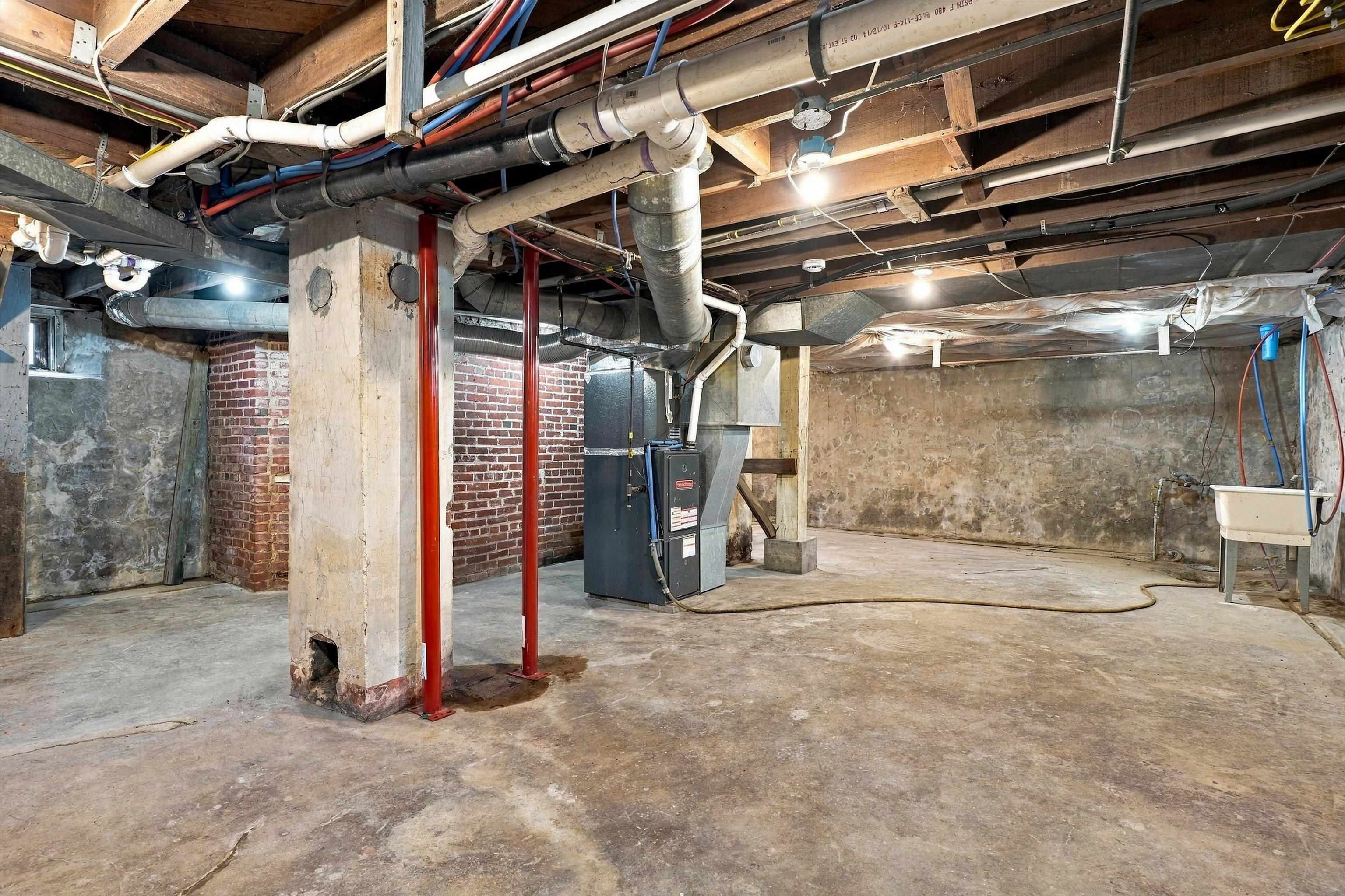 510 W Blodgett Street Property Photo 27