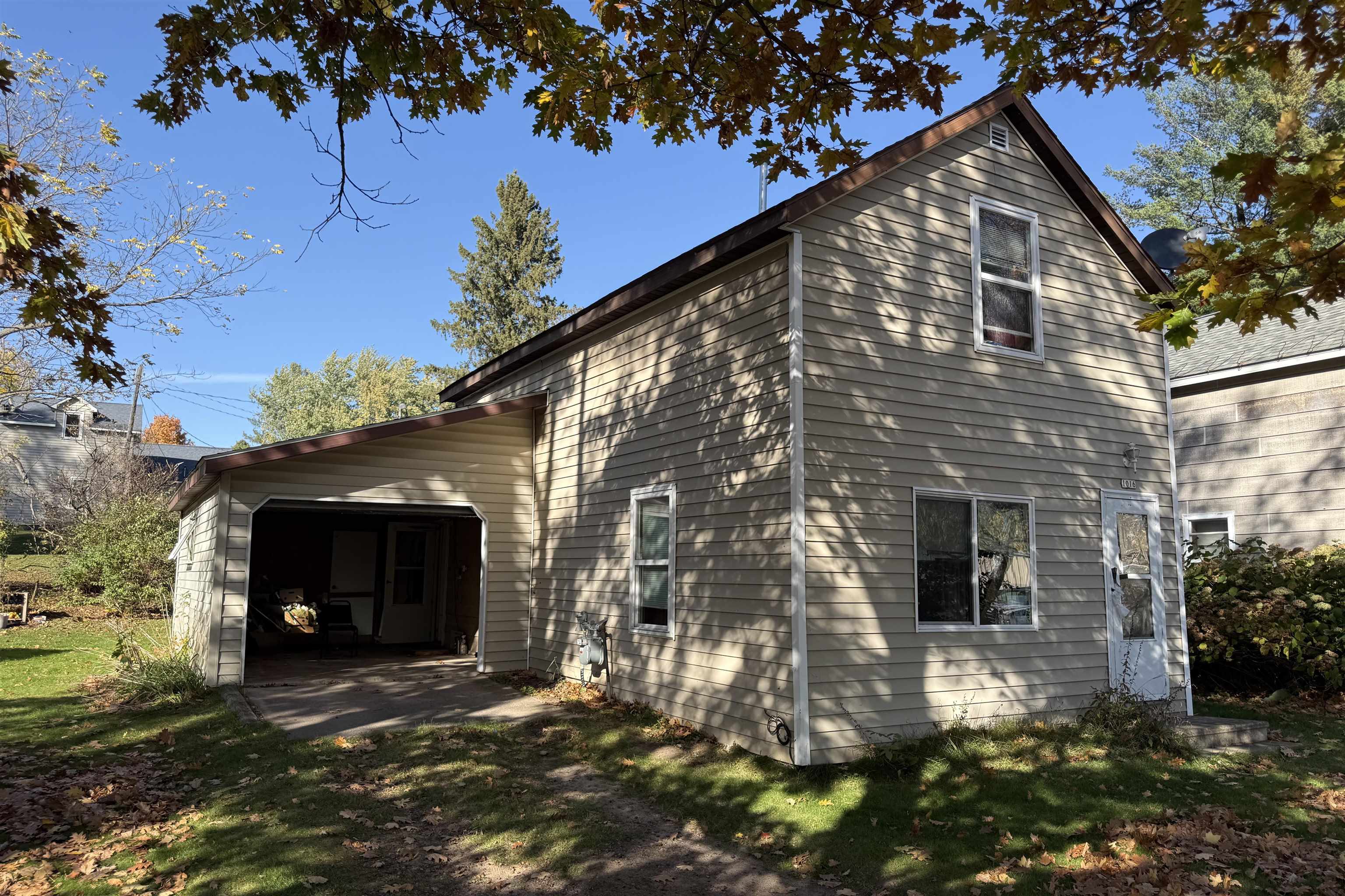 1016 Fayette Avenue Property Photo 1
