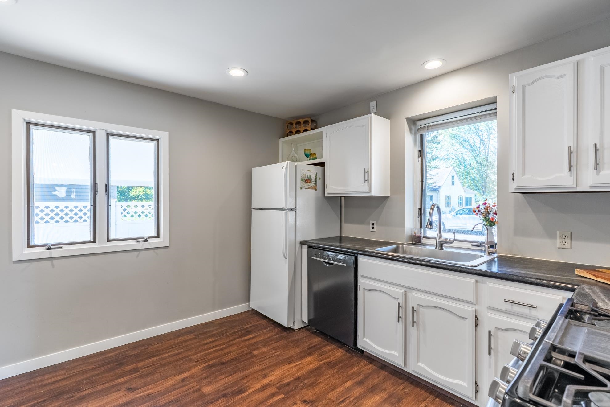 909 S 21st Avenue Property Photo 19