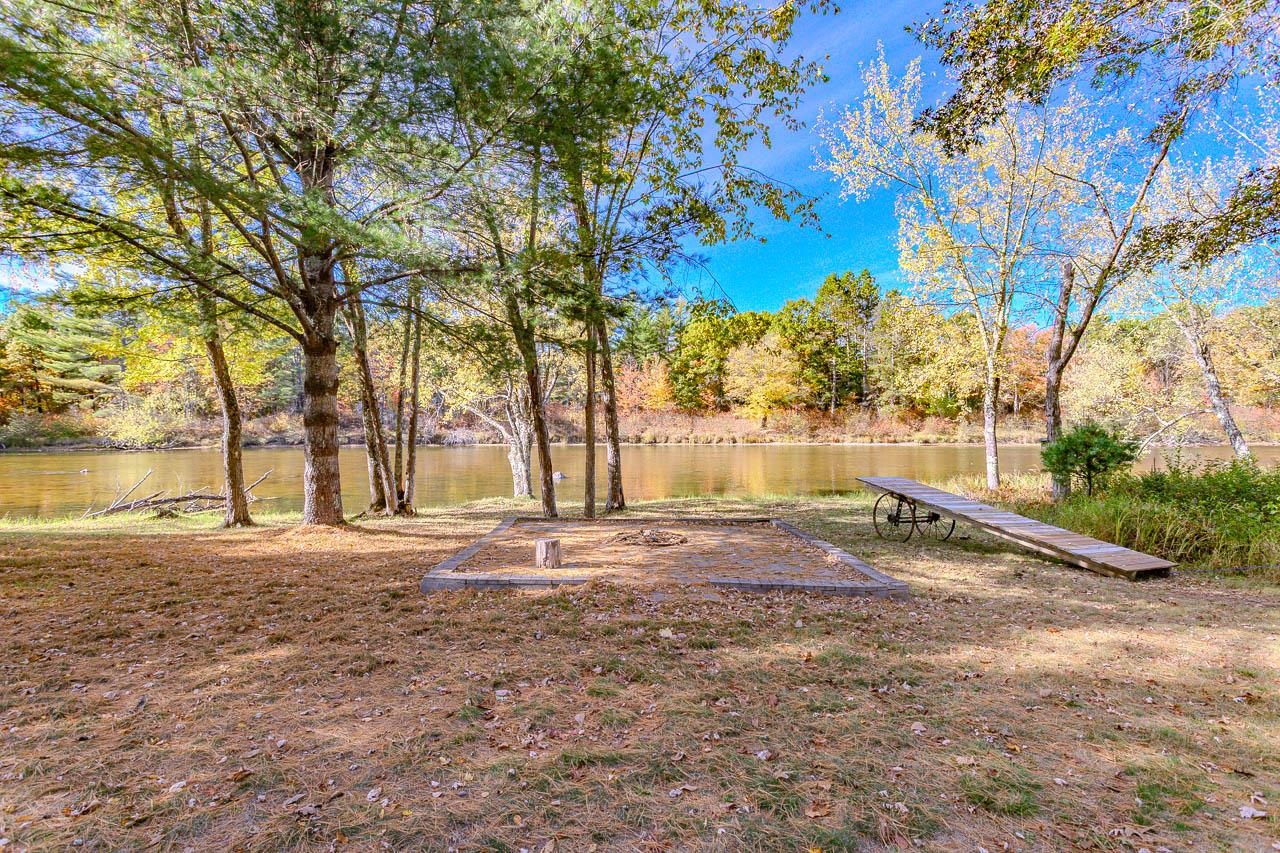 6907 E Rapids Road Property Photo 7