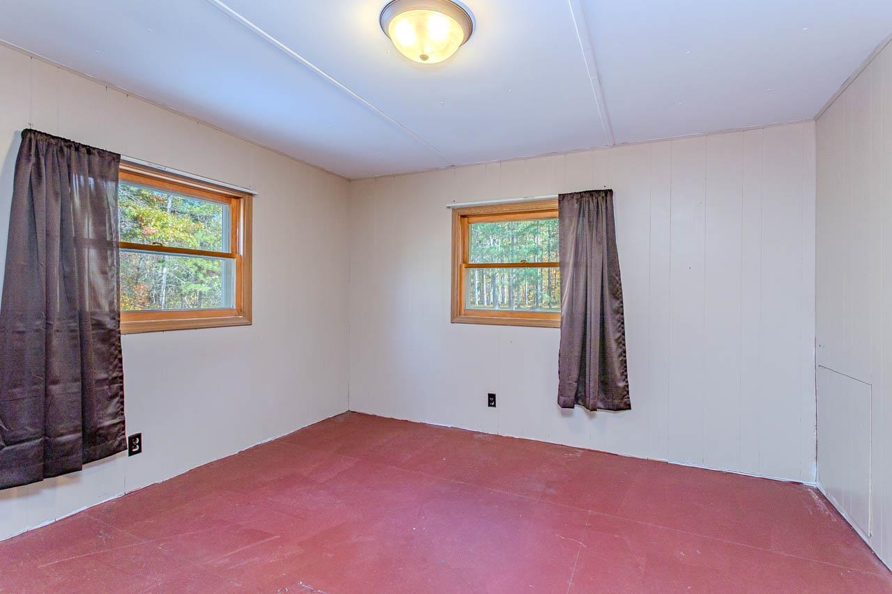6907 E Rapids Road Property Photo 14