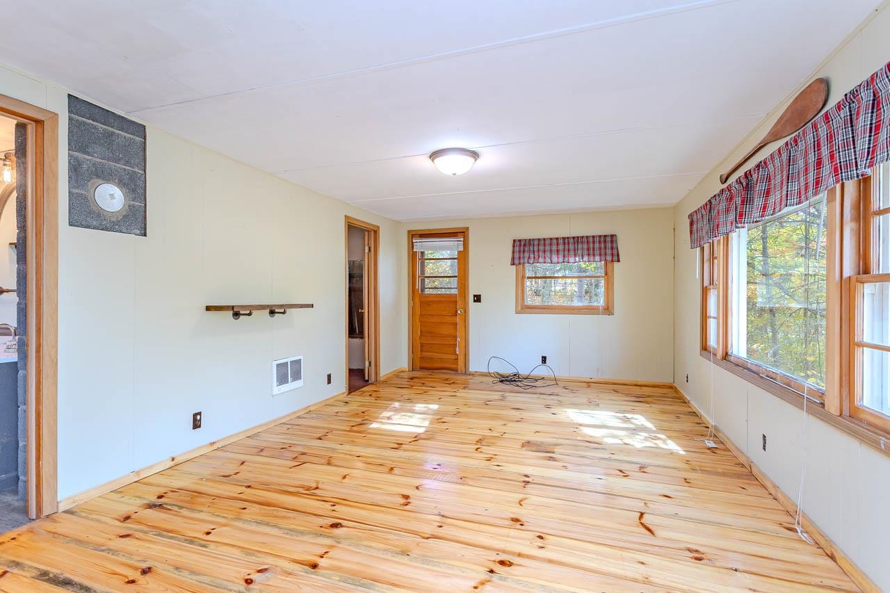 6907 E Rapids Road Property Photo 17