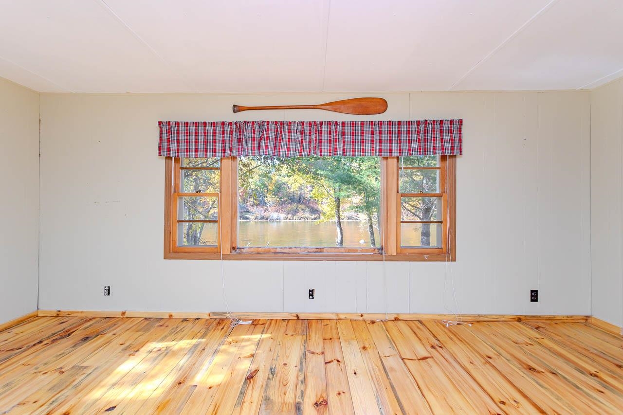 6907 E Rapids Road Property Photo 18