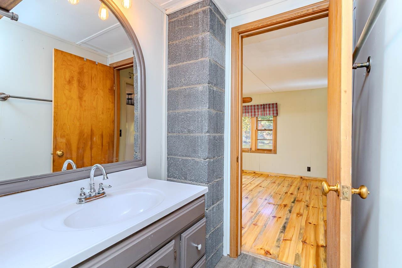6907 E Rapids Road Property Photo 24