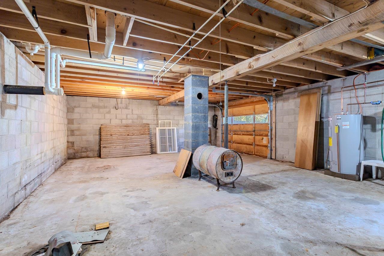 6907 E Rapids Road Property Photo 26