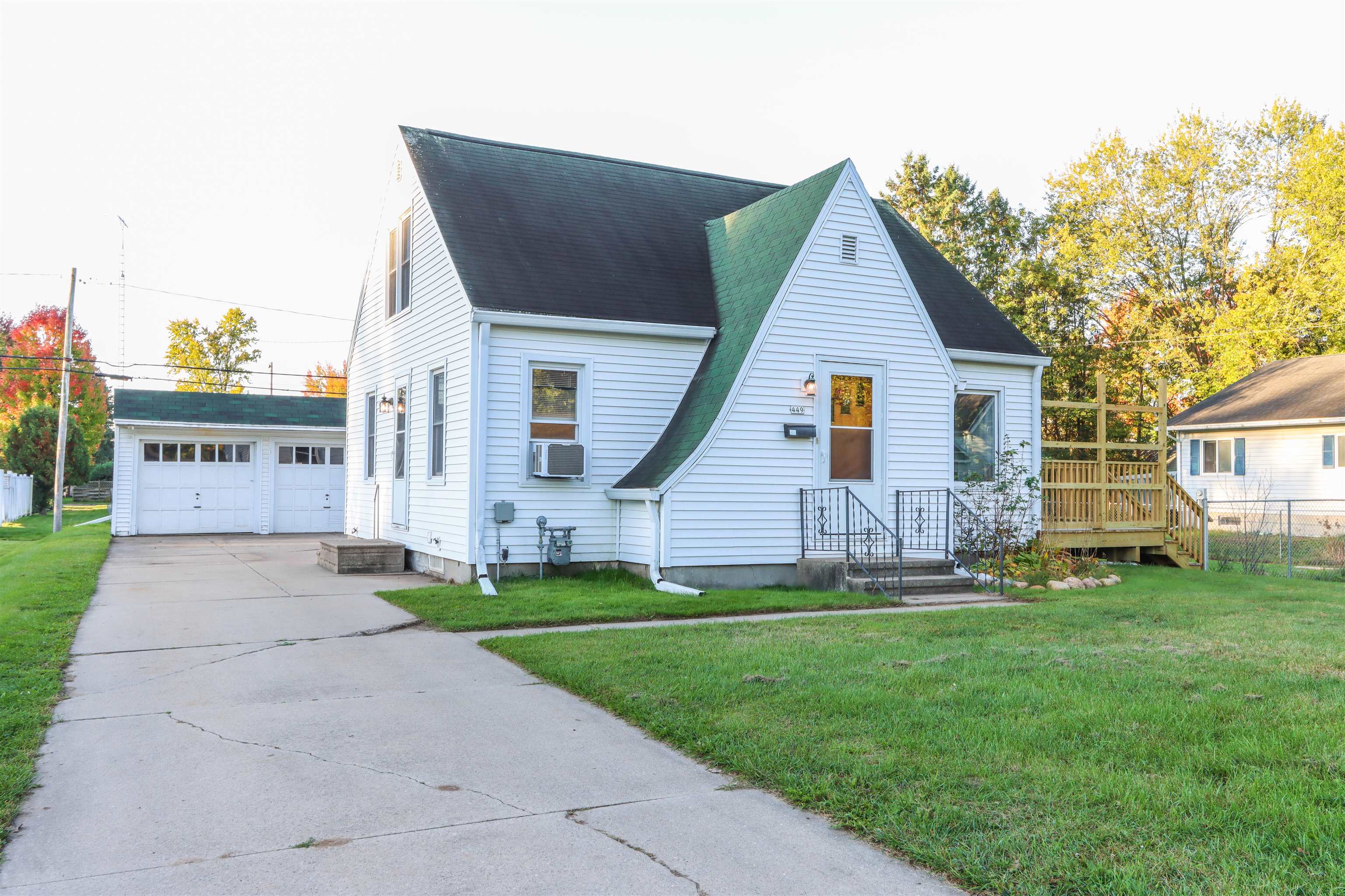 449 Wadleigh Street Property Photo 1