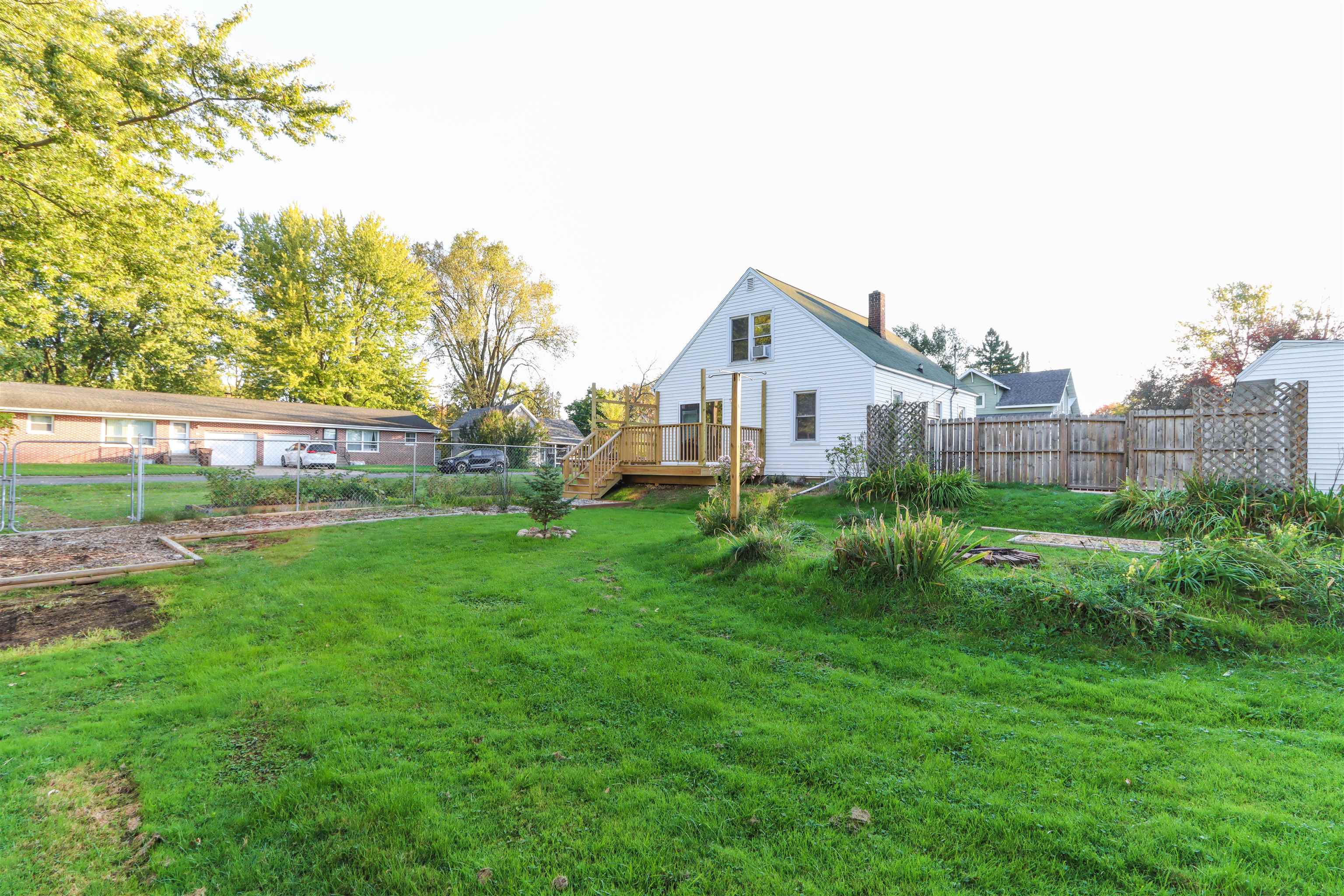 449 Wadleigh Street Property Photo 8