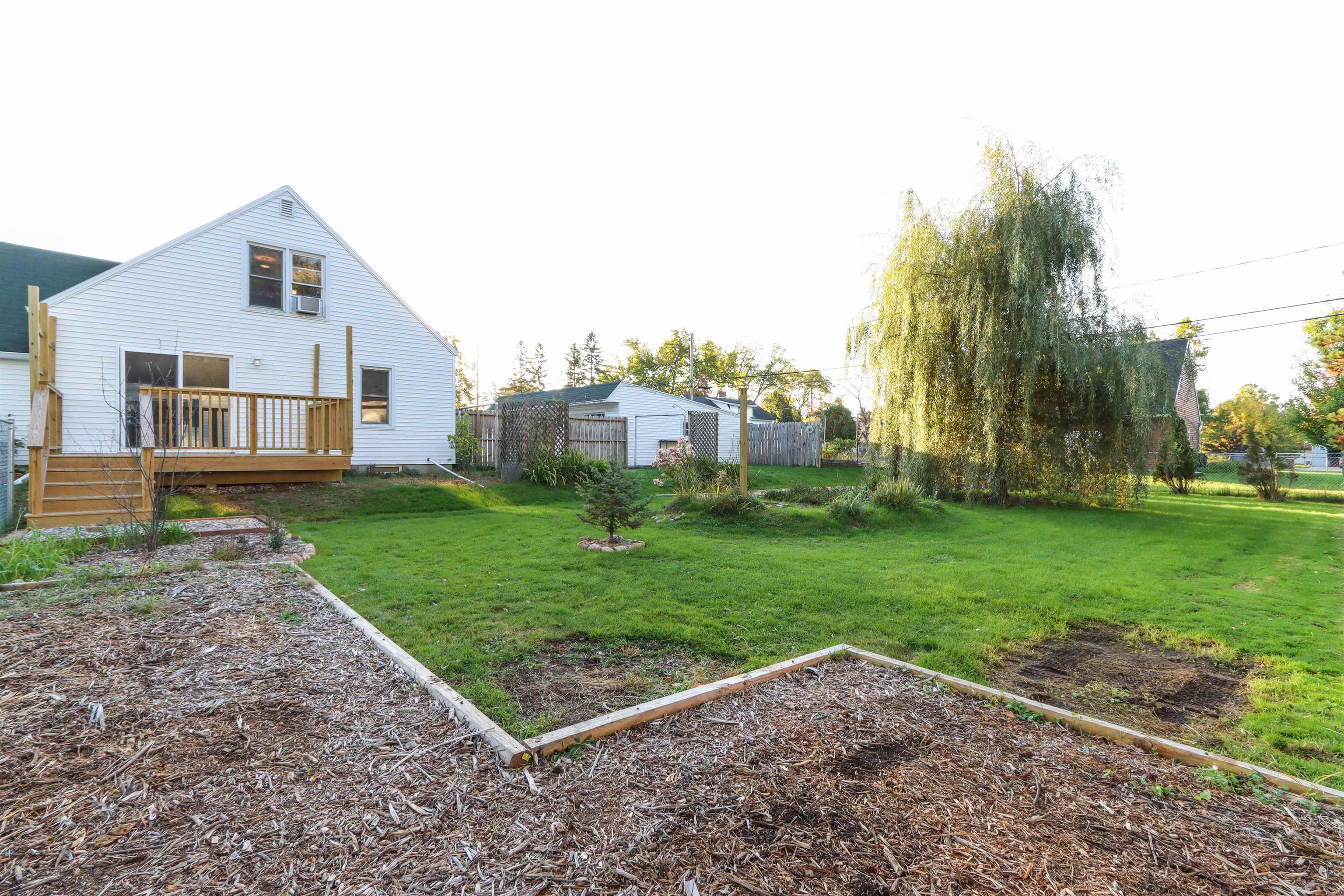449 Wadleigh Street Property Photo 9