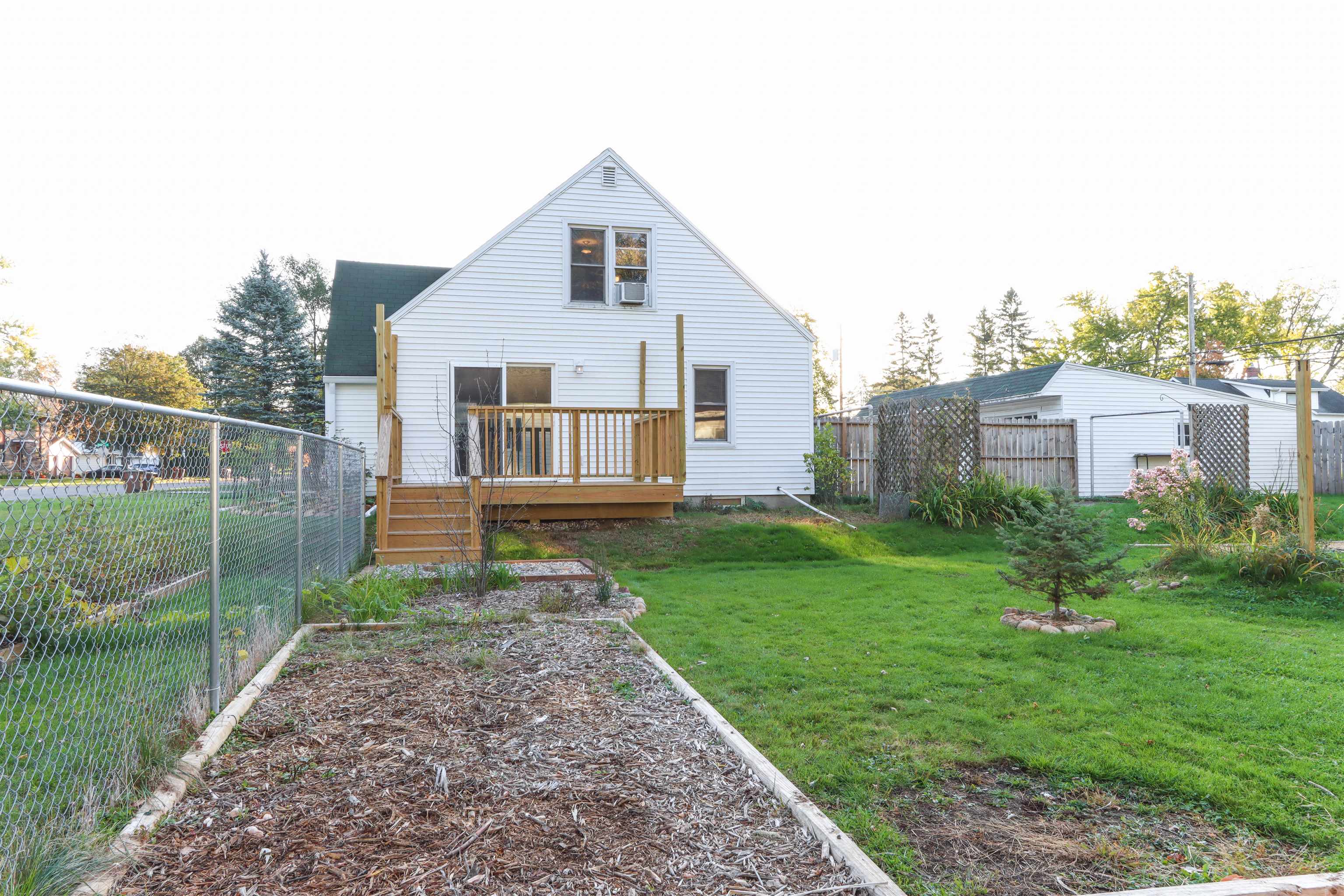449 Wadleigh Street Property Photo 10