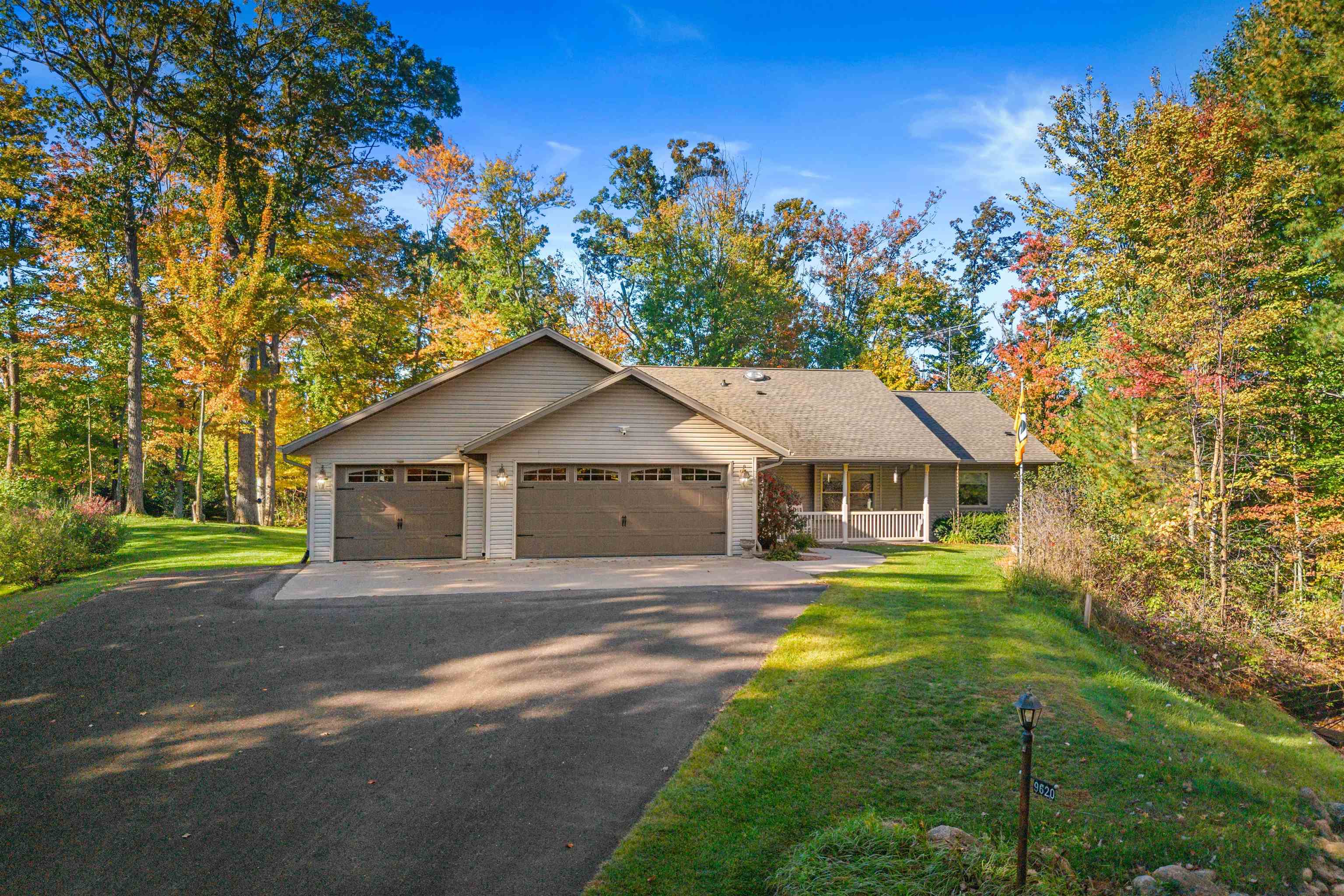 9620 Timberline Court Property Photo 1