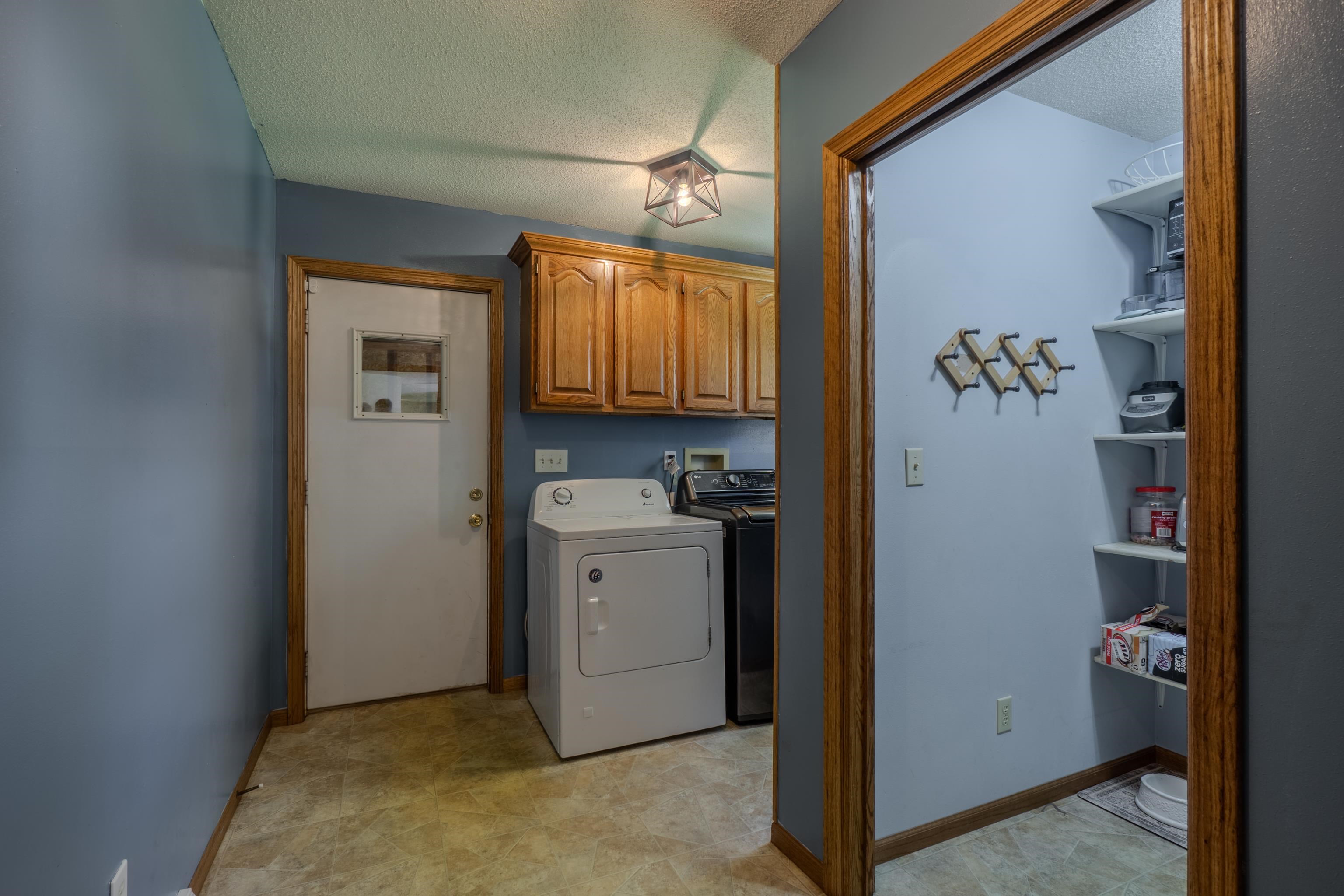 227888 Lanner Avenue Property Photo 26