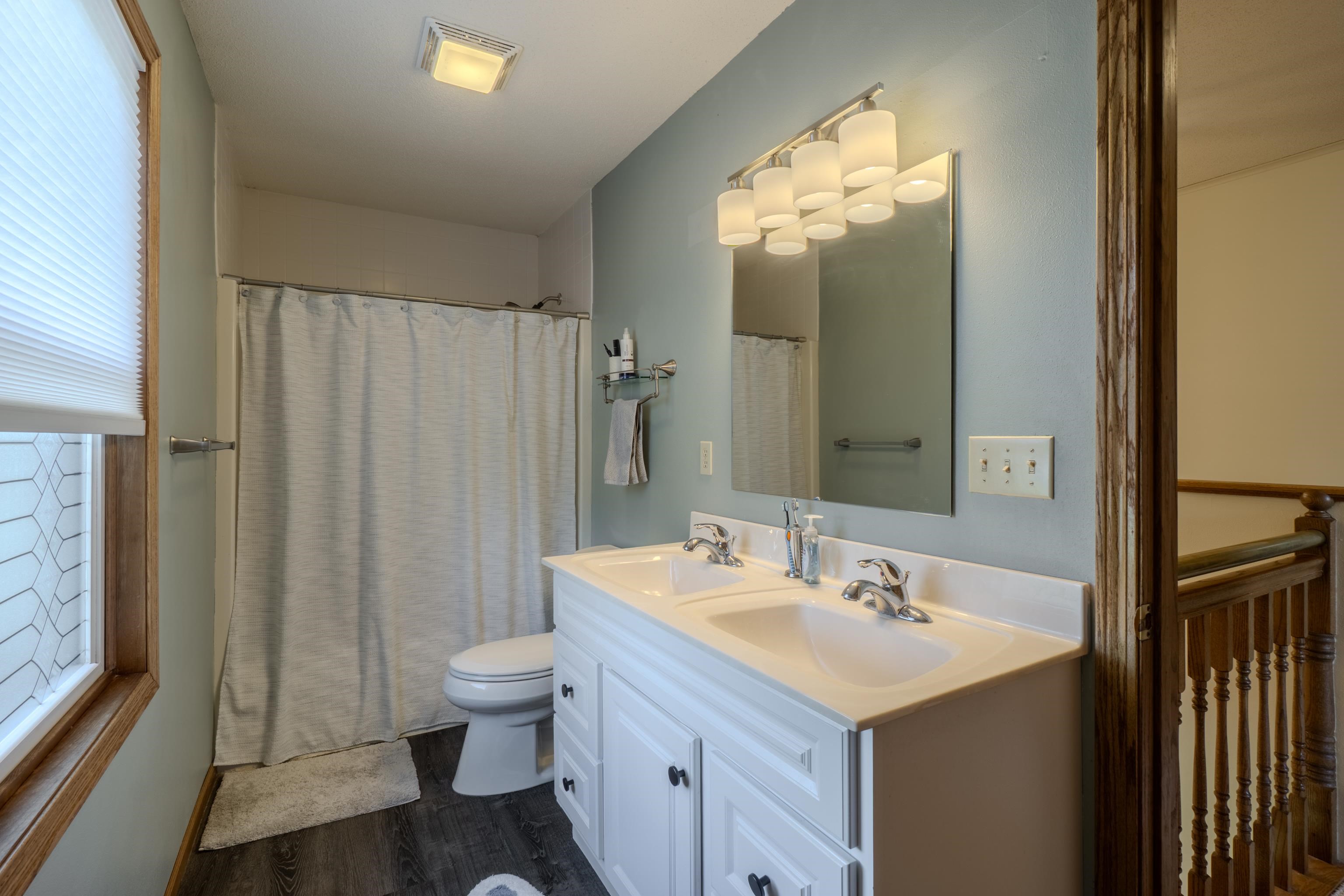 227888 Lanner Avenue Property Photo 33
