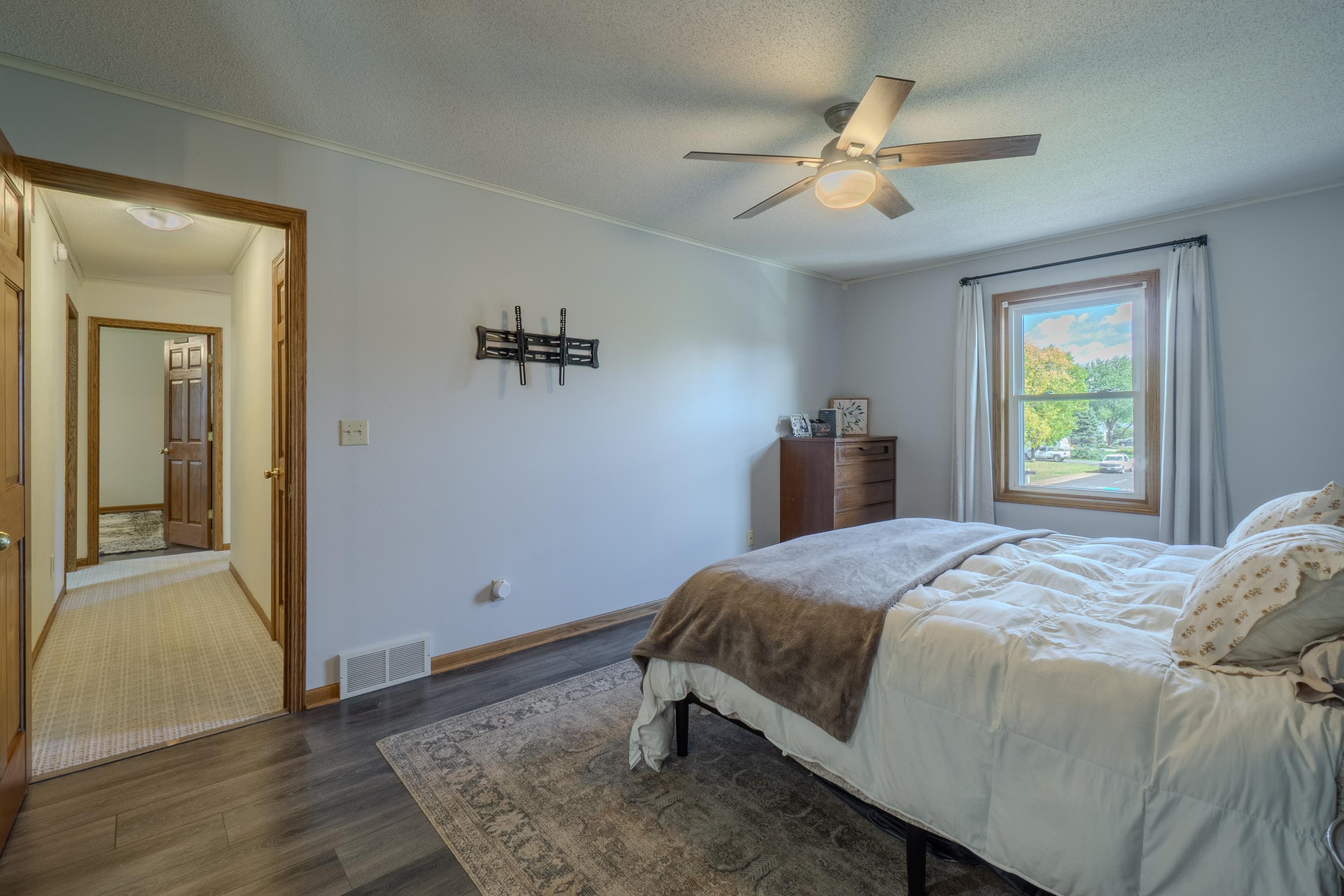 227888 Lanner Avenue Property Photo 41