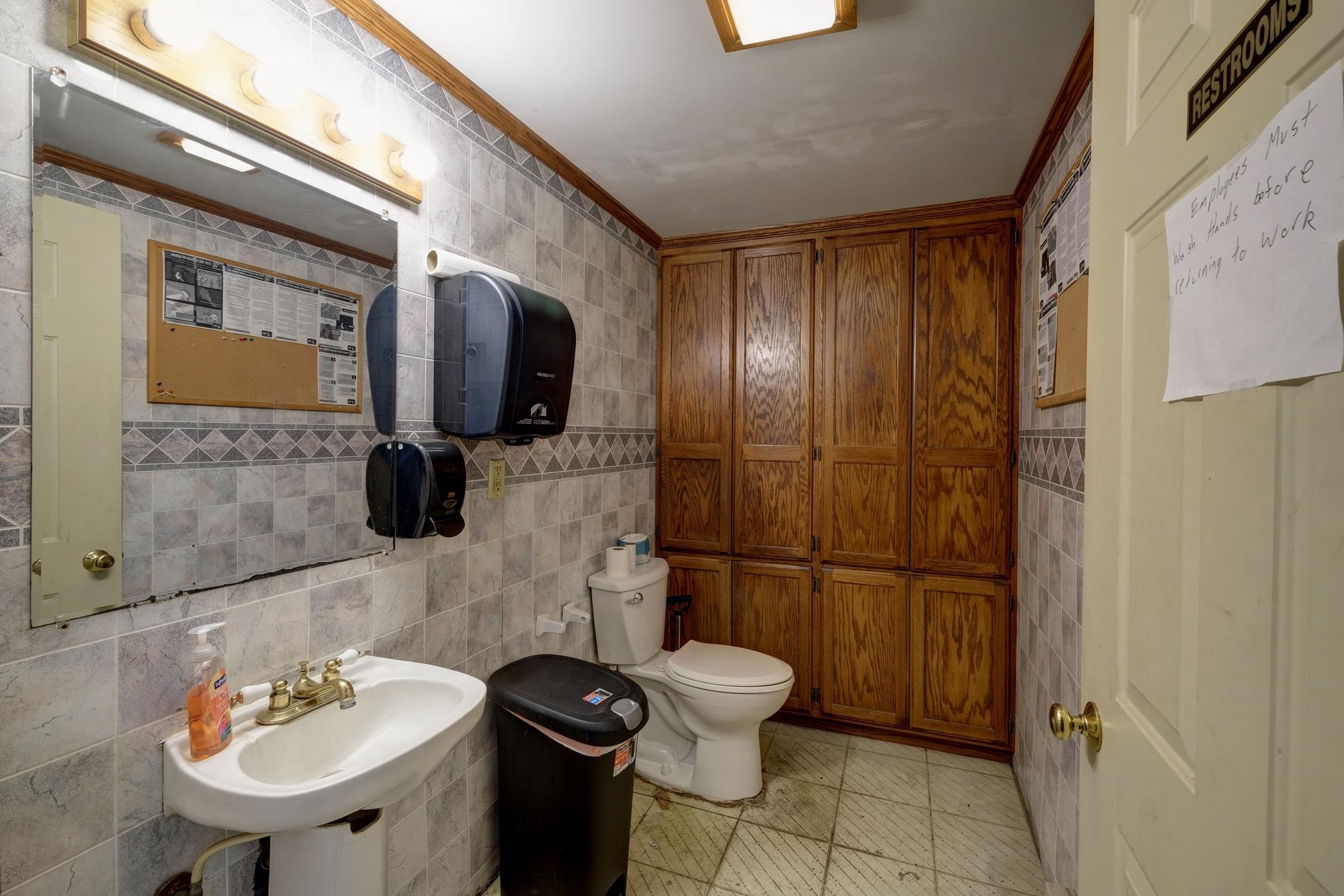 150 S 84th Avenue Property Photo 30