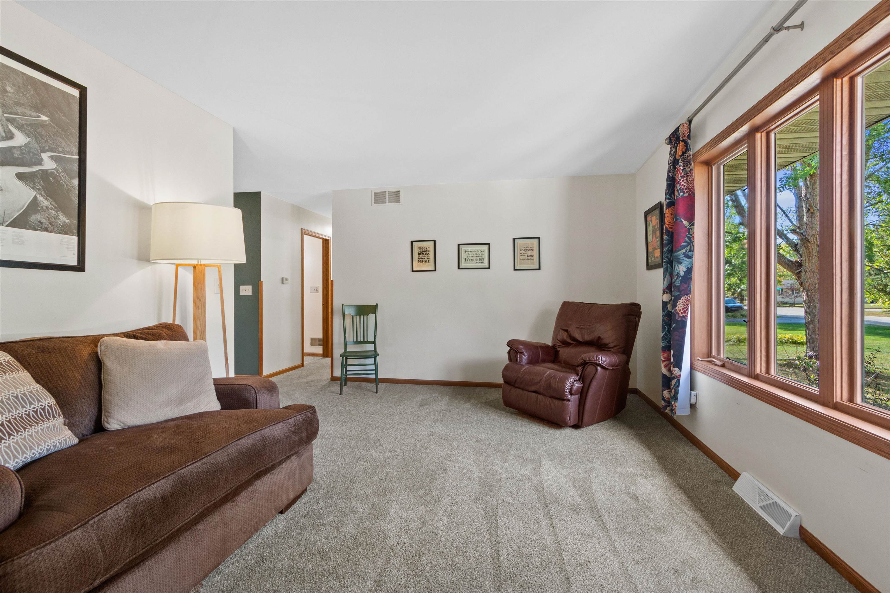 2360 Weslan Drive Property Photo 3