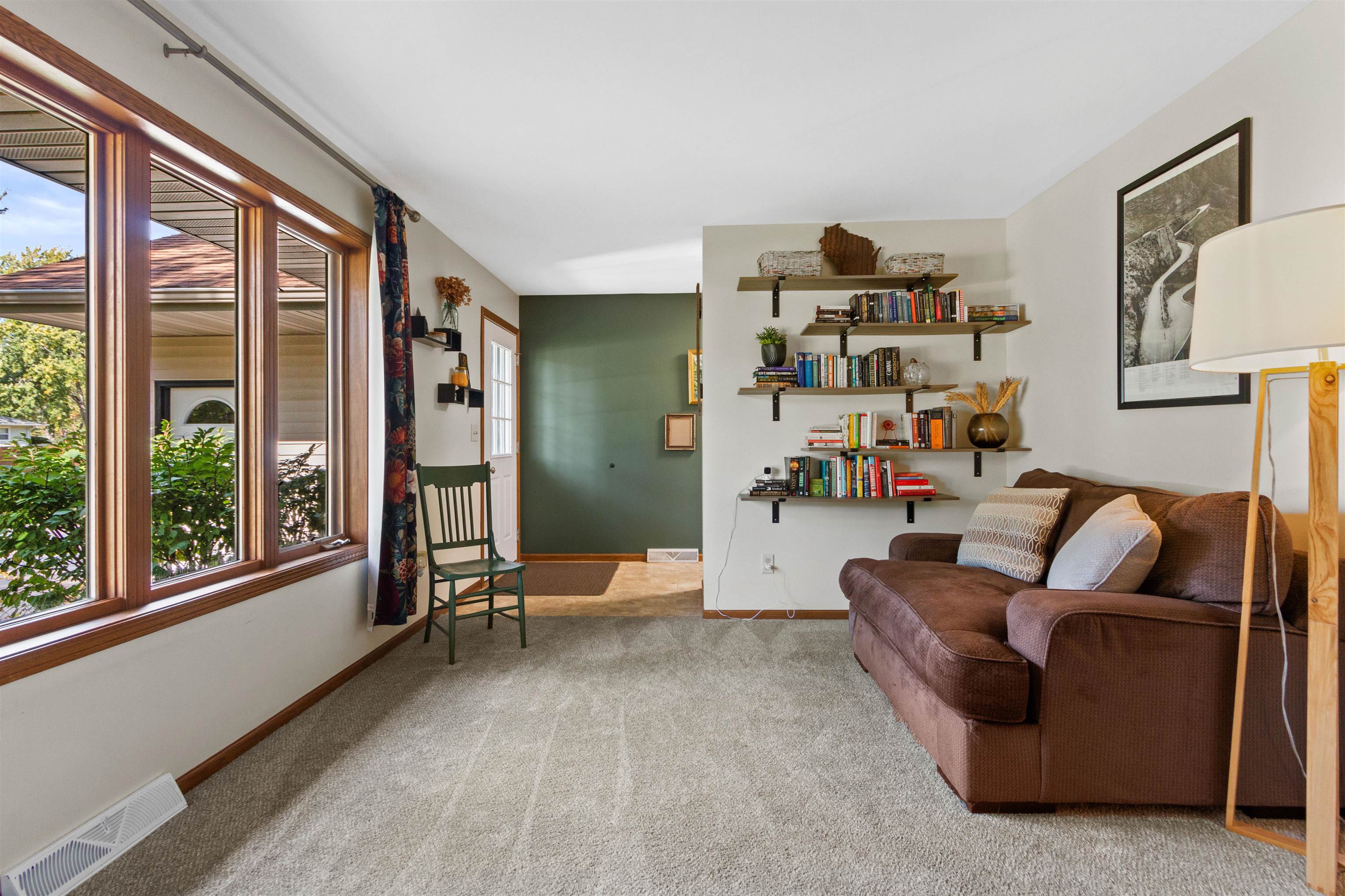 2360 Weslan Drive Property Photo 4