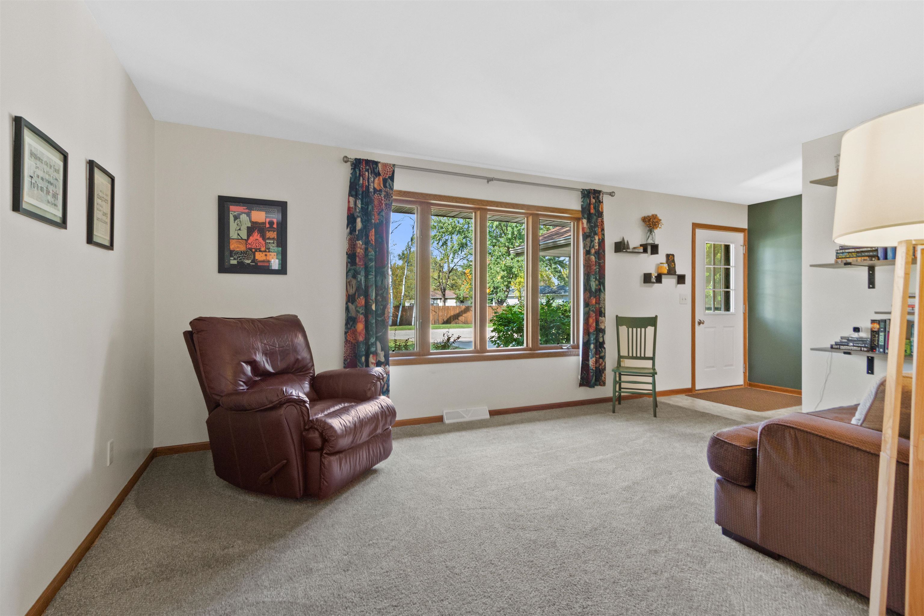 2360 Weslan Drive Property Photo 5