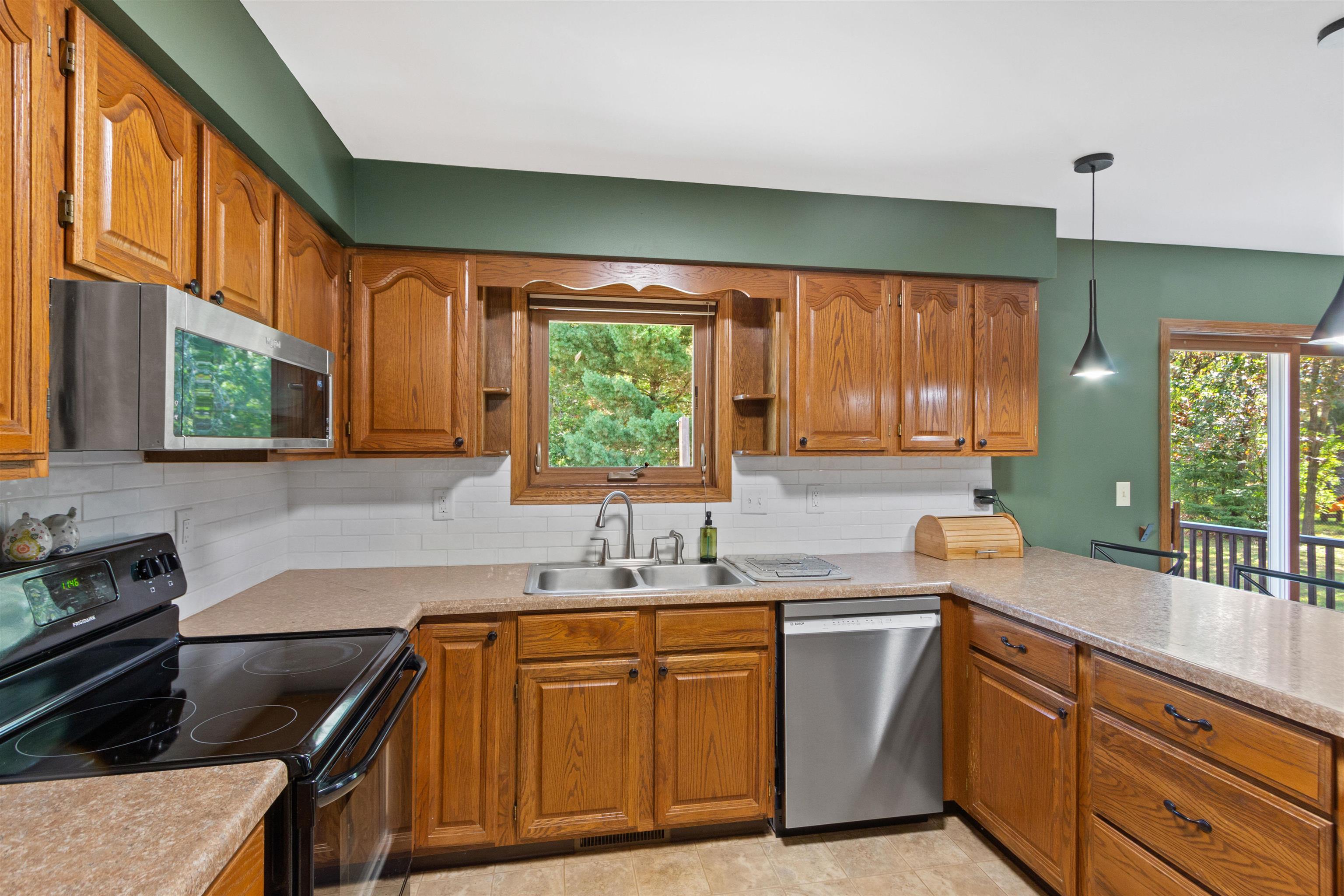 2360 Weslan Drive Property Photo 6