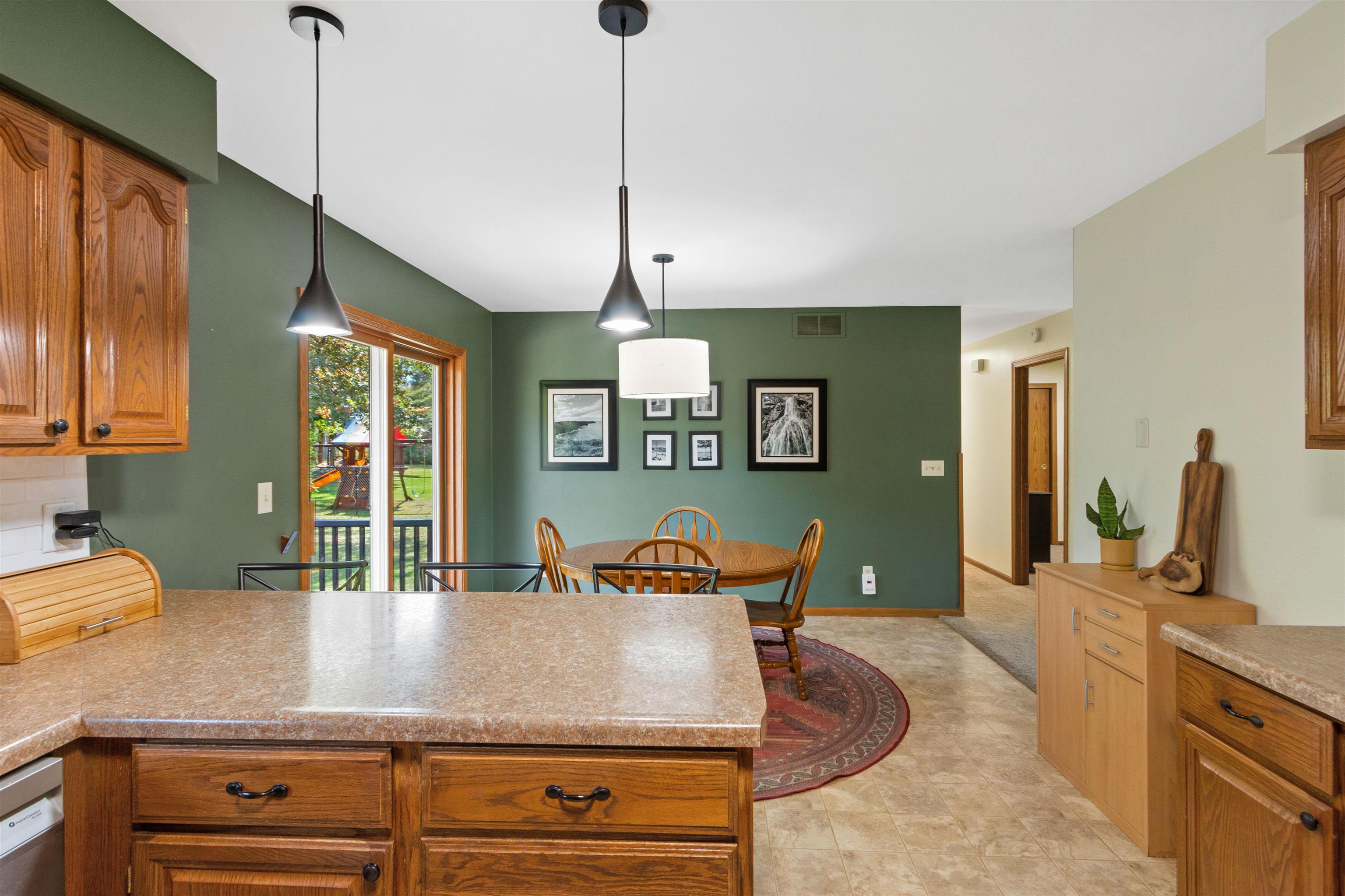 2360 Weslan Drive Property Photo 9